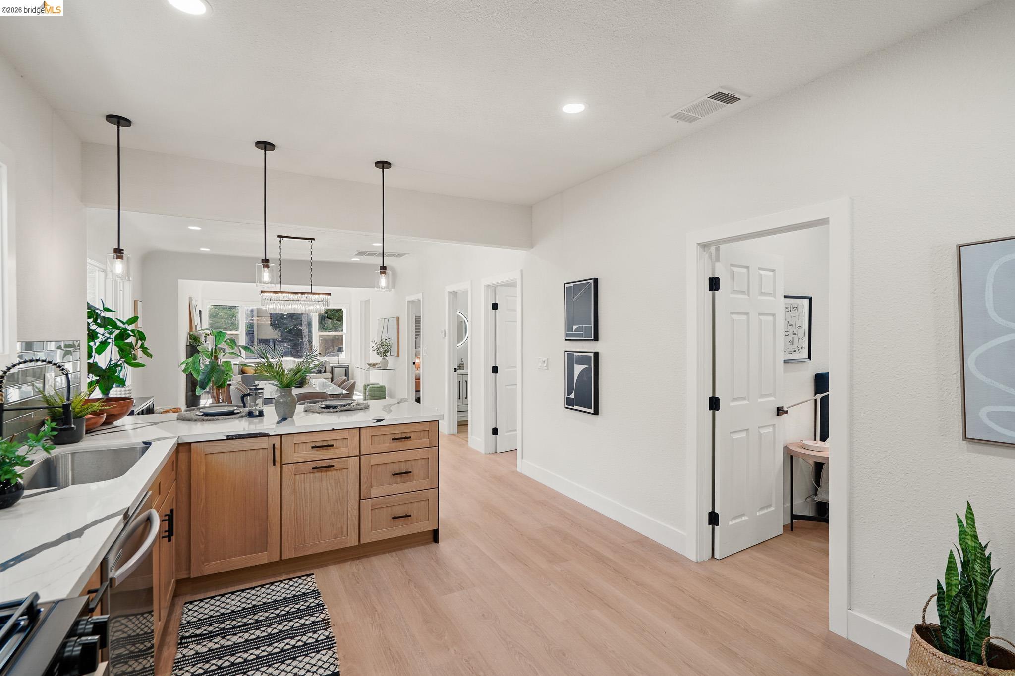 Detail Gallery Image 16 of 48 For 760 53rd St, Oakland,  CA 94609 - 3 Beds | 2 Baths