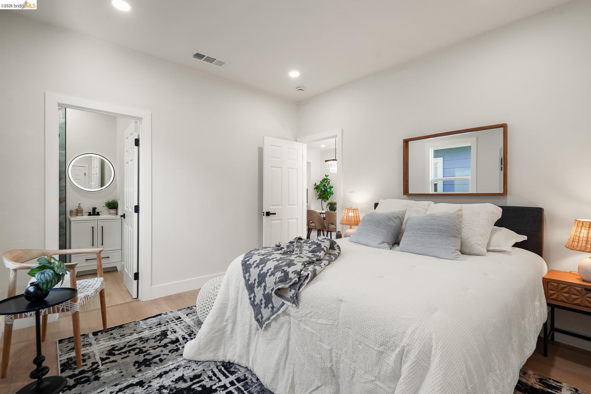 Detail Gallery Image 18 of 48 For 760 53rd St, Oakland,  CA 94609 - 3 Beds | 2 Baths