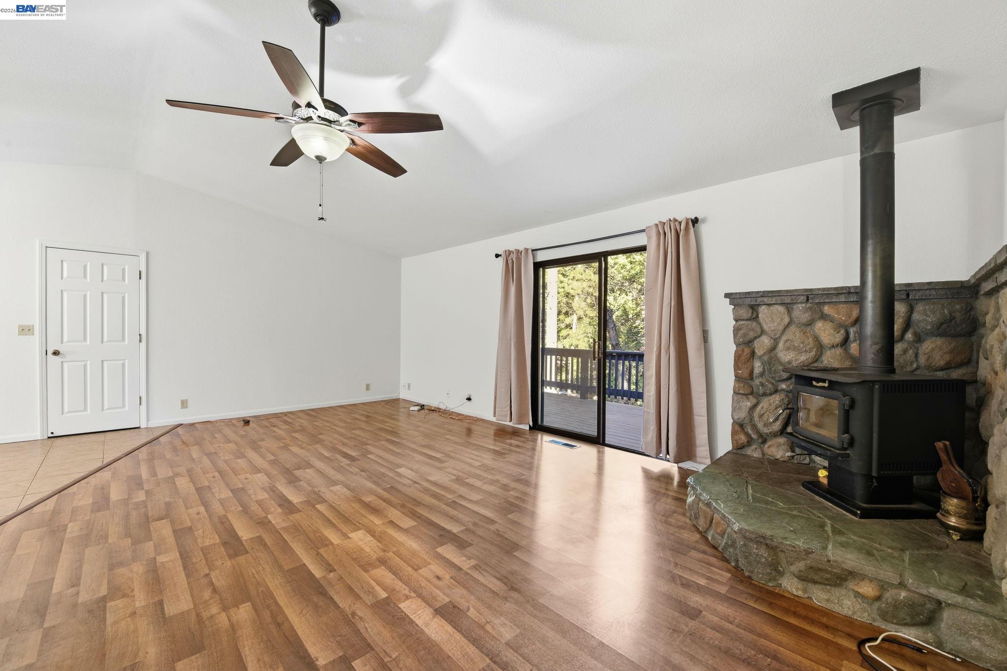 Detail Gallery Image 9 of 32 For 27701 Evelyn Ct, Pioneer,  CA 95666 - 3 Beds | 2 Baths