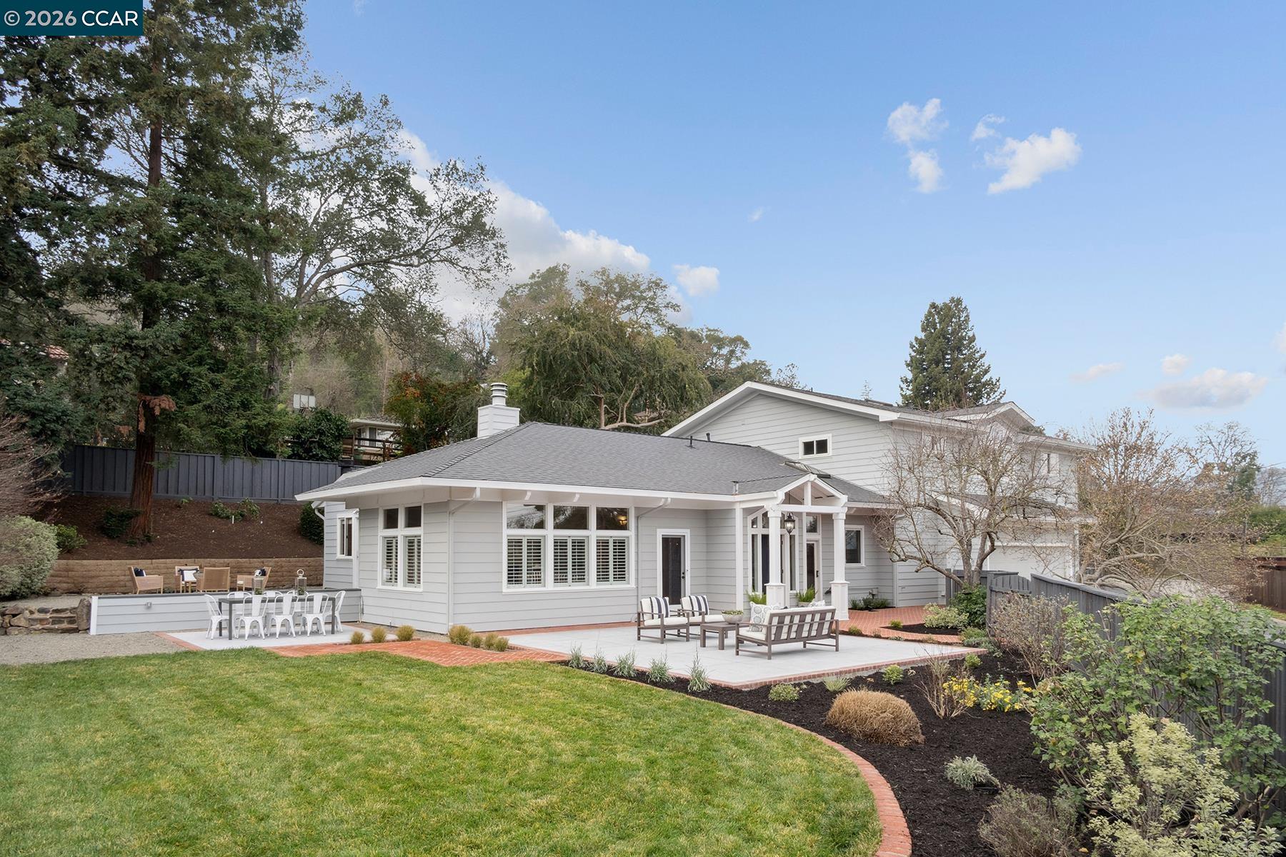 Front Image Thumbnail for CC41121598