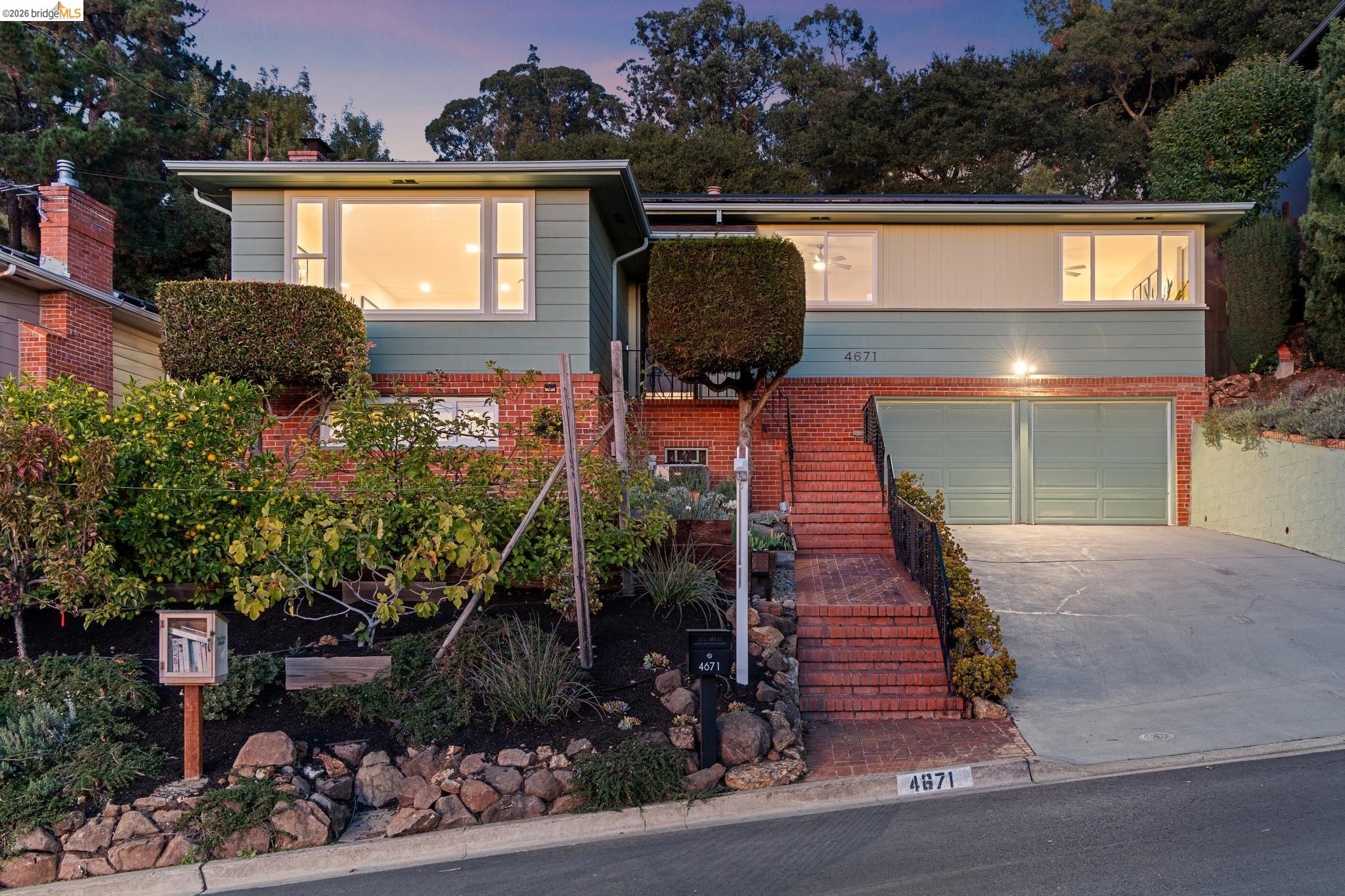 Detail Gallery Image 1 of 1 For 4671 Stauffer Pl, Oakland,  CA 94619 - 4 Beds | 3/1 Baths