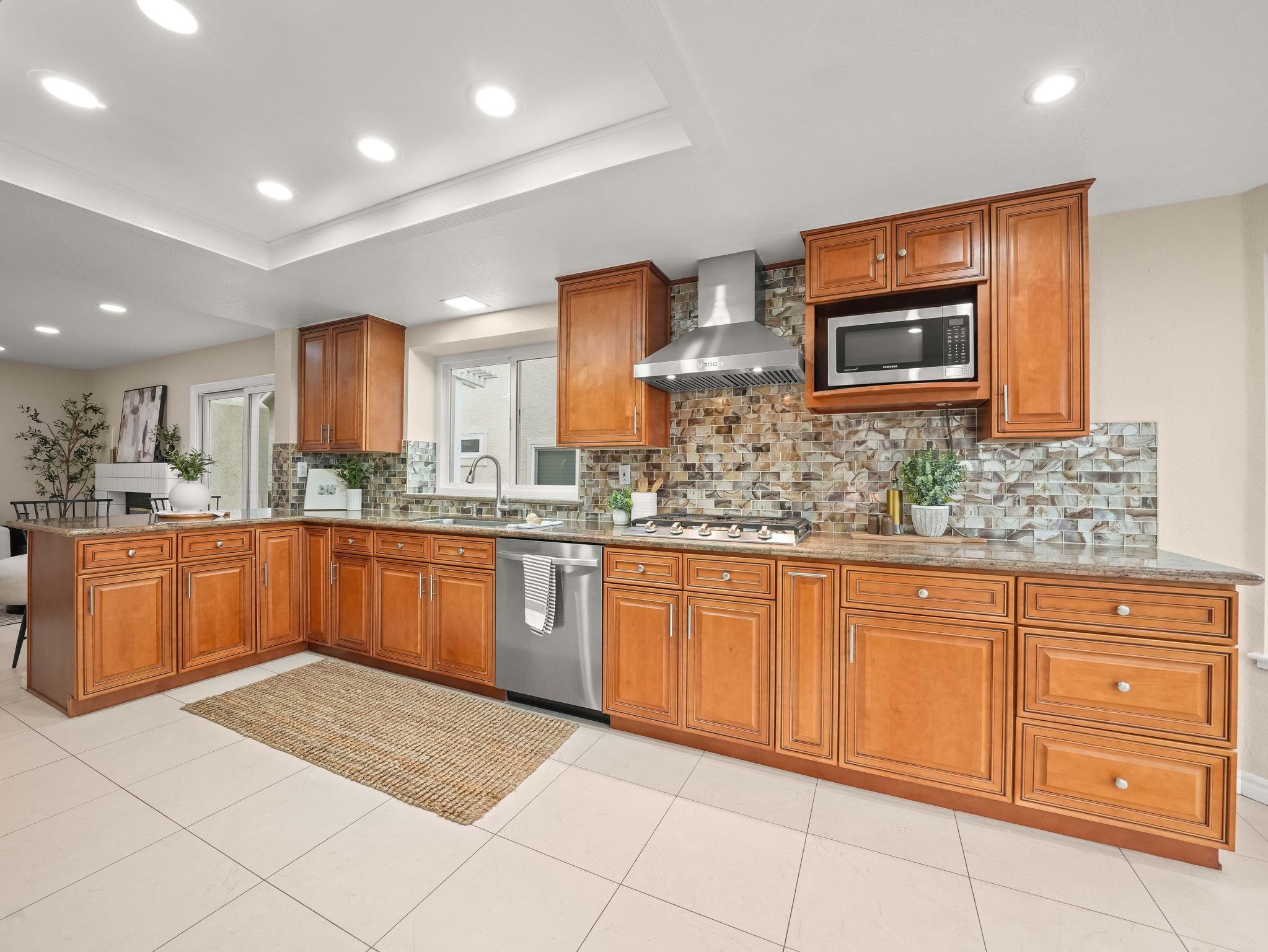 Detail Gallery Image 13 of 58 For 43718 Cameron Hills Dr, Fremont,  CA 94539 - 5 Beds | 3 Baths