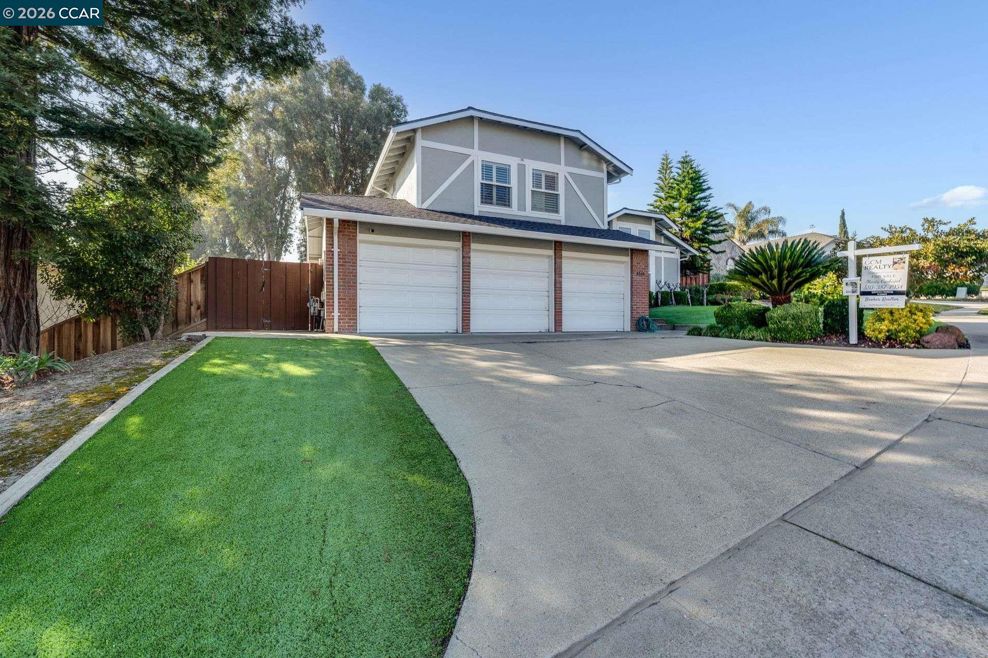 Detail Gallery Image 2 of 56 For 8240 Rhoda Ave, Dublin,  CA 94568 - 4 Beds | 3 Baths