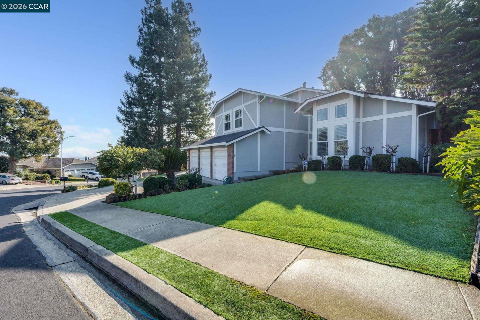 Detail Gallery Image 3 of 56 For 8240 Rhoda Ave, Dublin,  CA 94568 - 4 Beds | 3 Baths