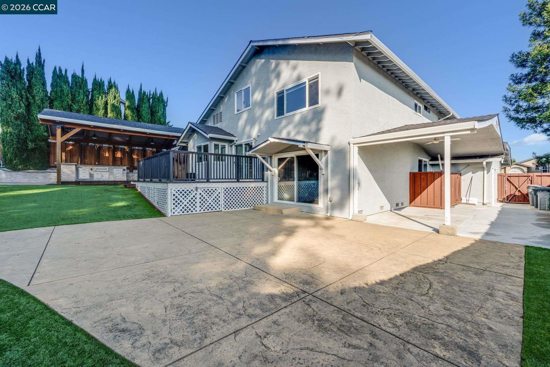 Detail Gallery Image 6 of 56 For 8240 Rhoda Ave, Dublin,  CA 94568 - 4 Beds | 3 Baths