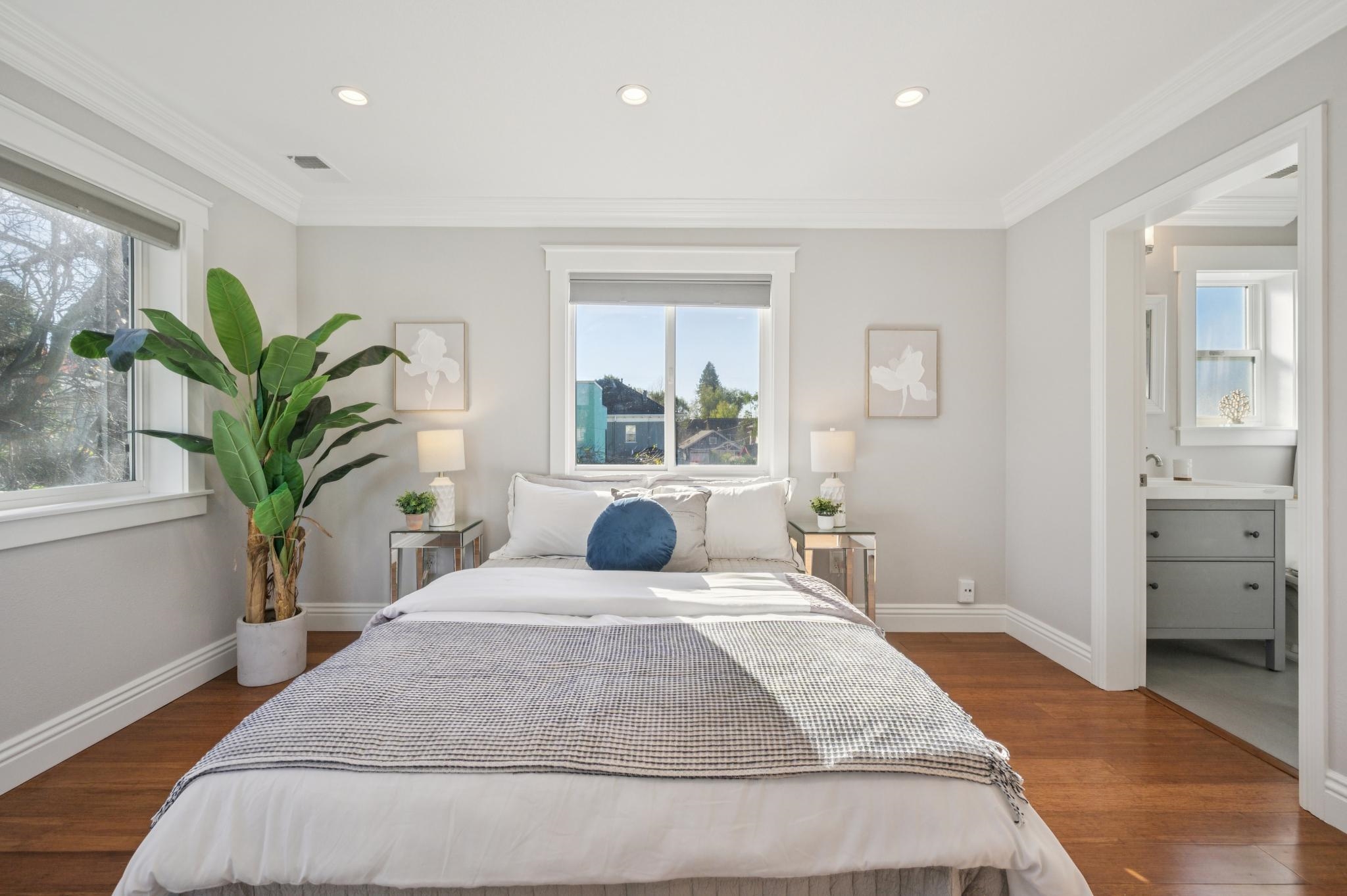 Detail Gallery Image 20 of 58 For 3033 Ellis St #B,  Berkeley,  CA 94703 - 3 Beds | 2/1 Baths