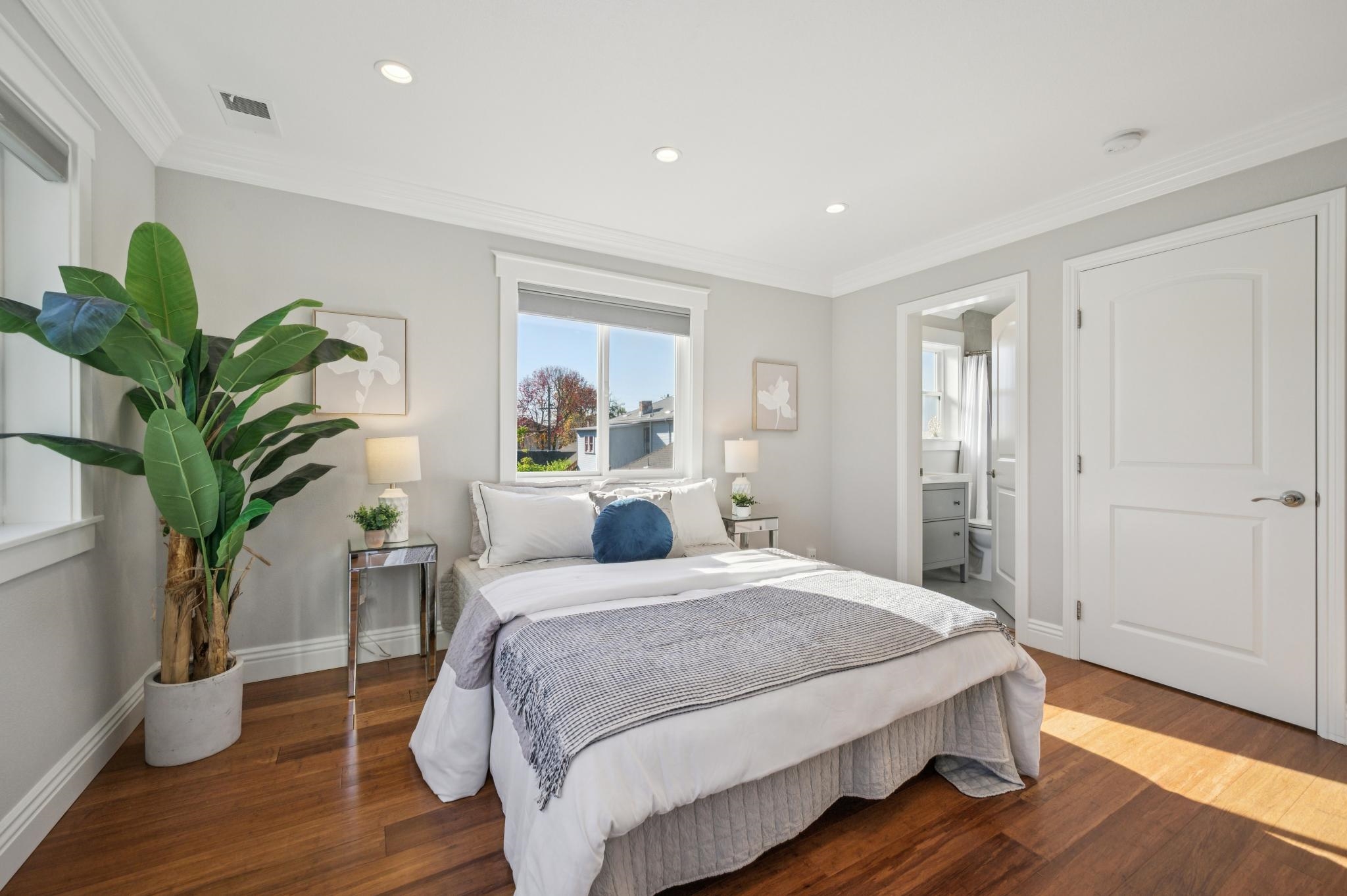 Detail Gallery Image 21 of 58 For 3033 Ellis St #B,  Berkeley,  CA 94703 - 3 Beds | 2/1 Baths