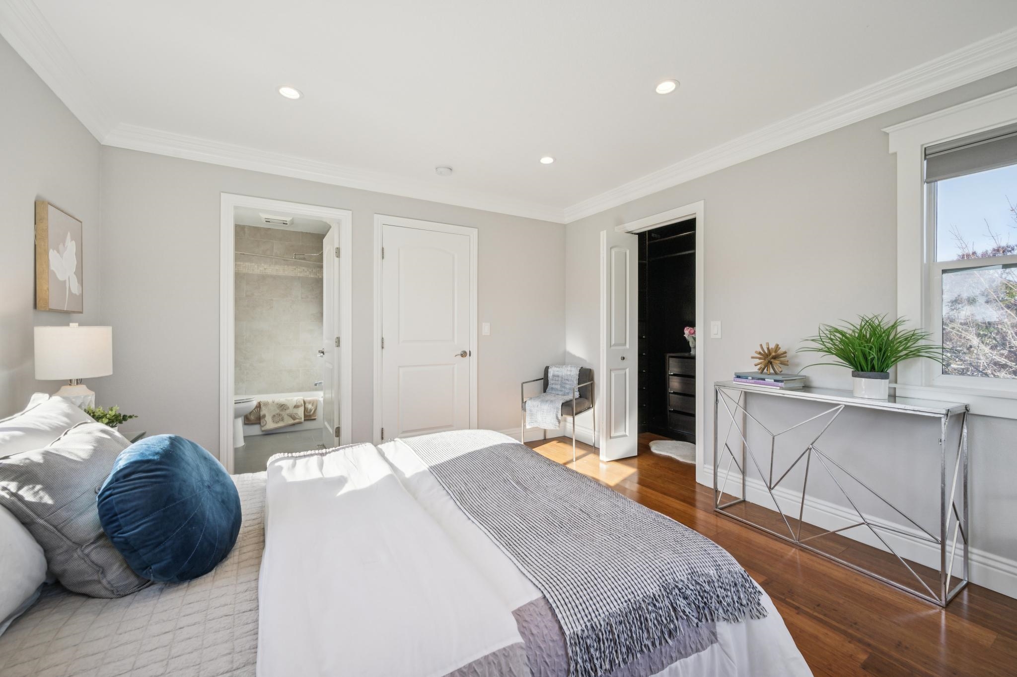 Detail Gallery Image 22 of 58 For 3033 Ellis St #B,  Berkeley,  CA 94703 - 3 Beds | 2/1 Baths