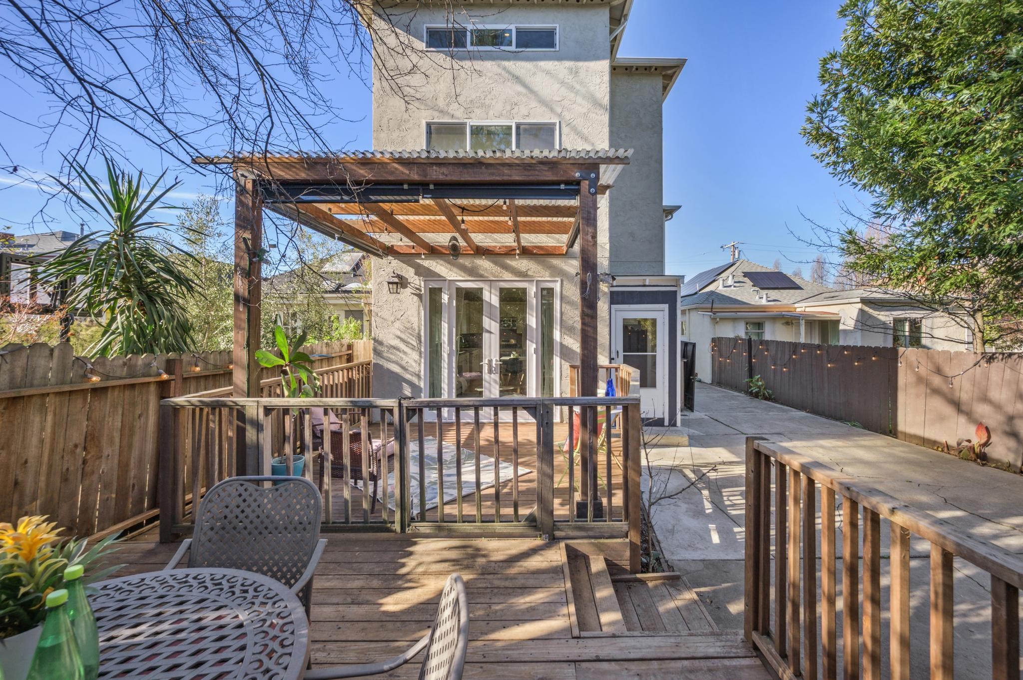 Detail Gallery Image 41 of 58 For 3033 Ellis St #B,  Berkeley,  CA 94703 - 3 Beds | 2/1 Baths