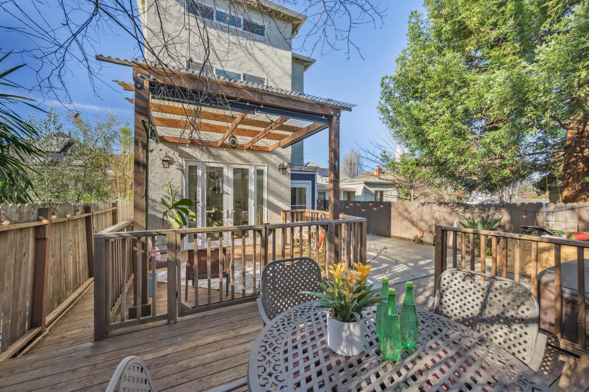 Detail Gallery Image 42 of 58 For 3033 Ellis St #B,  Berkeley,  CA 94703 - 3 Beds | 2/1 Baths