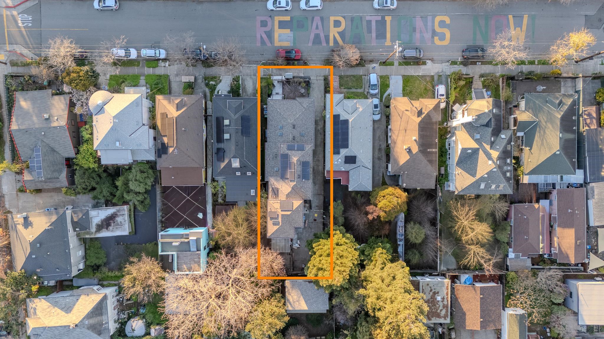 Detail Gallery Image 50 of 58 For 3033 Ellis St #B,  Berkeley,  CA 94703 - 3 Beds | 2/1 Baths