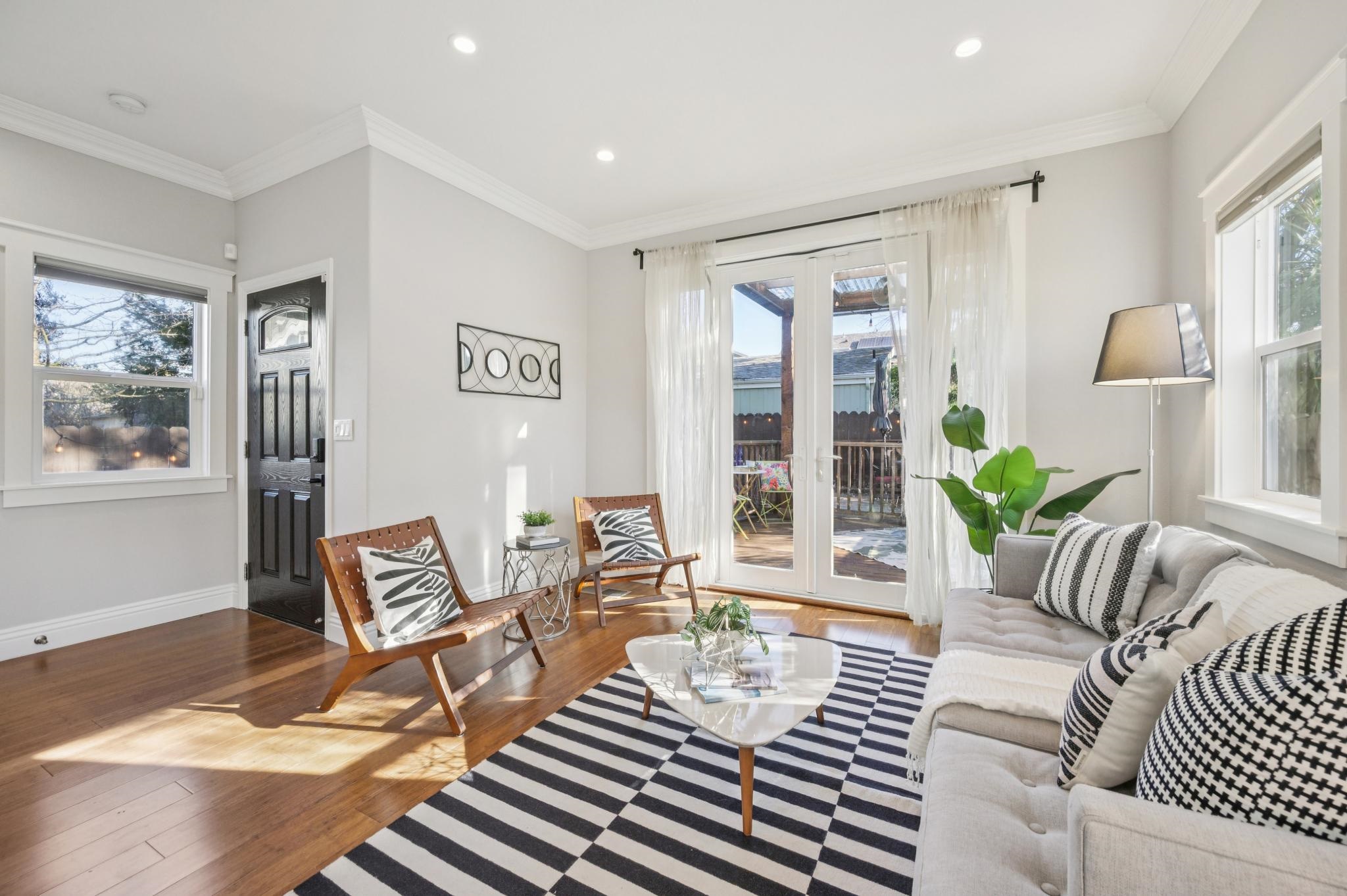 Detail Gallery Image 7 of 58 For 3033 Ellis St #B,  Berkeley,  CA 94703 - 3 Beds | 2/1 Baths