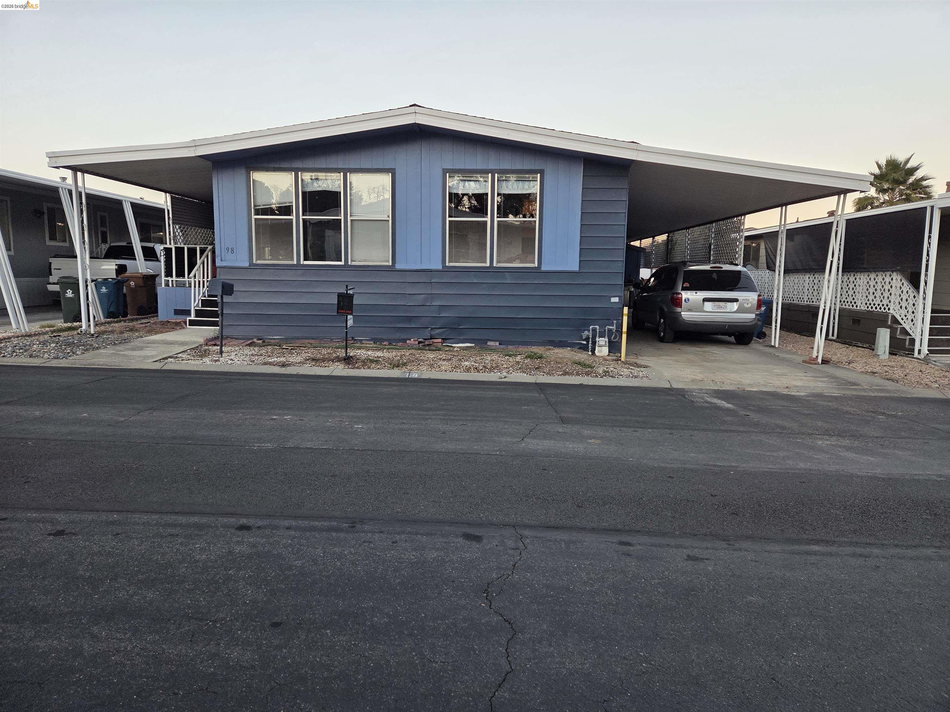 Front Image Thumbnail for EB41121632