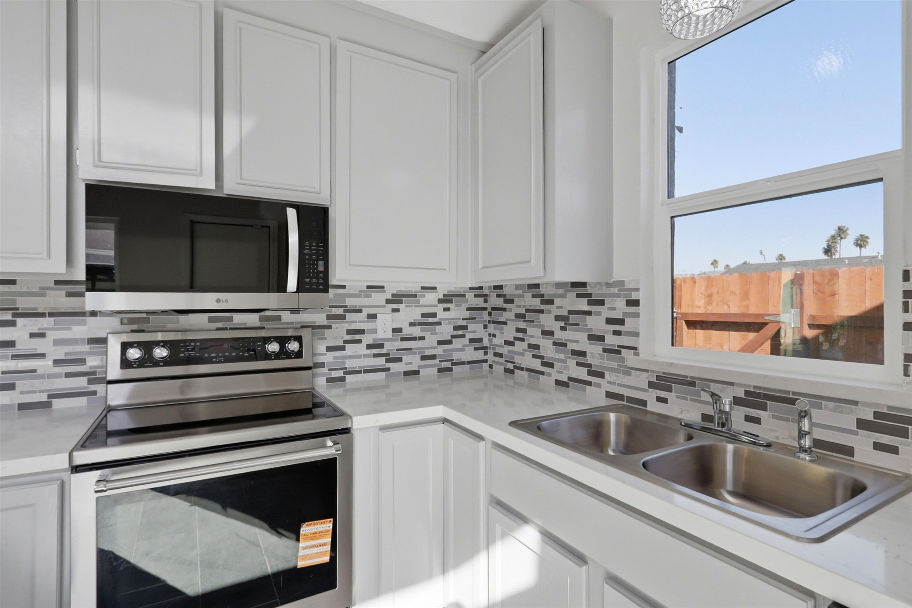 Detail Gallery Image 13 of 39 For 1371 Sunnycrest Circle, San Jose,  CA 95122 - 4 Beds | 2 Baths