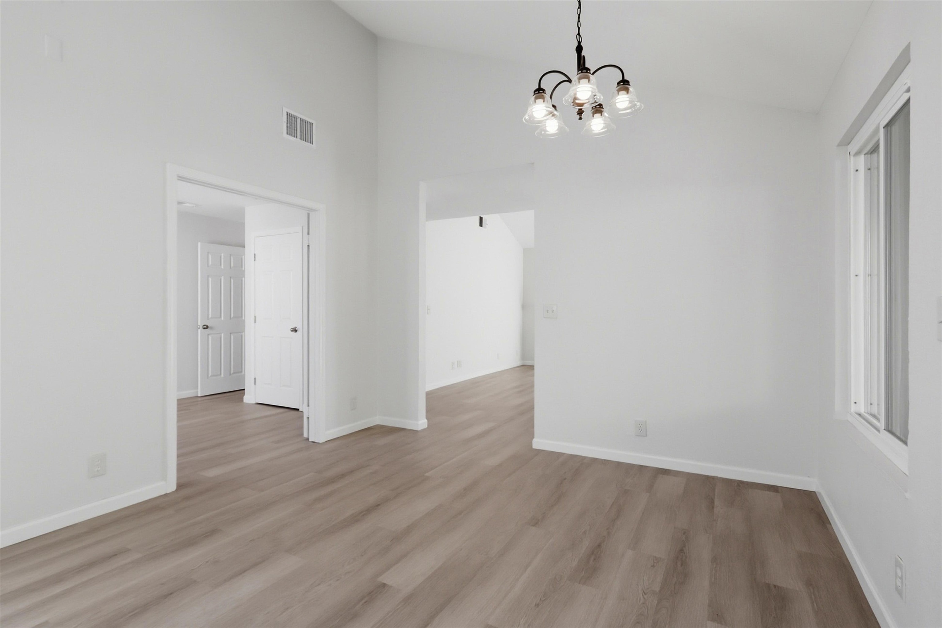 Detail Gallery Image 15 of 39 For 1371 Sunnycrest Circle, San Jose,  CA 95122 - 4 Beds | 2 Baths