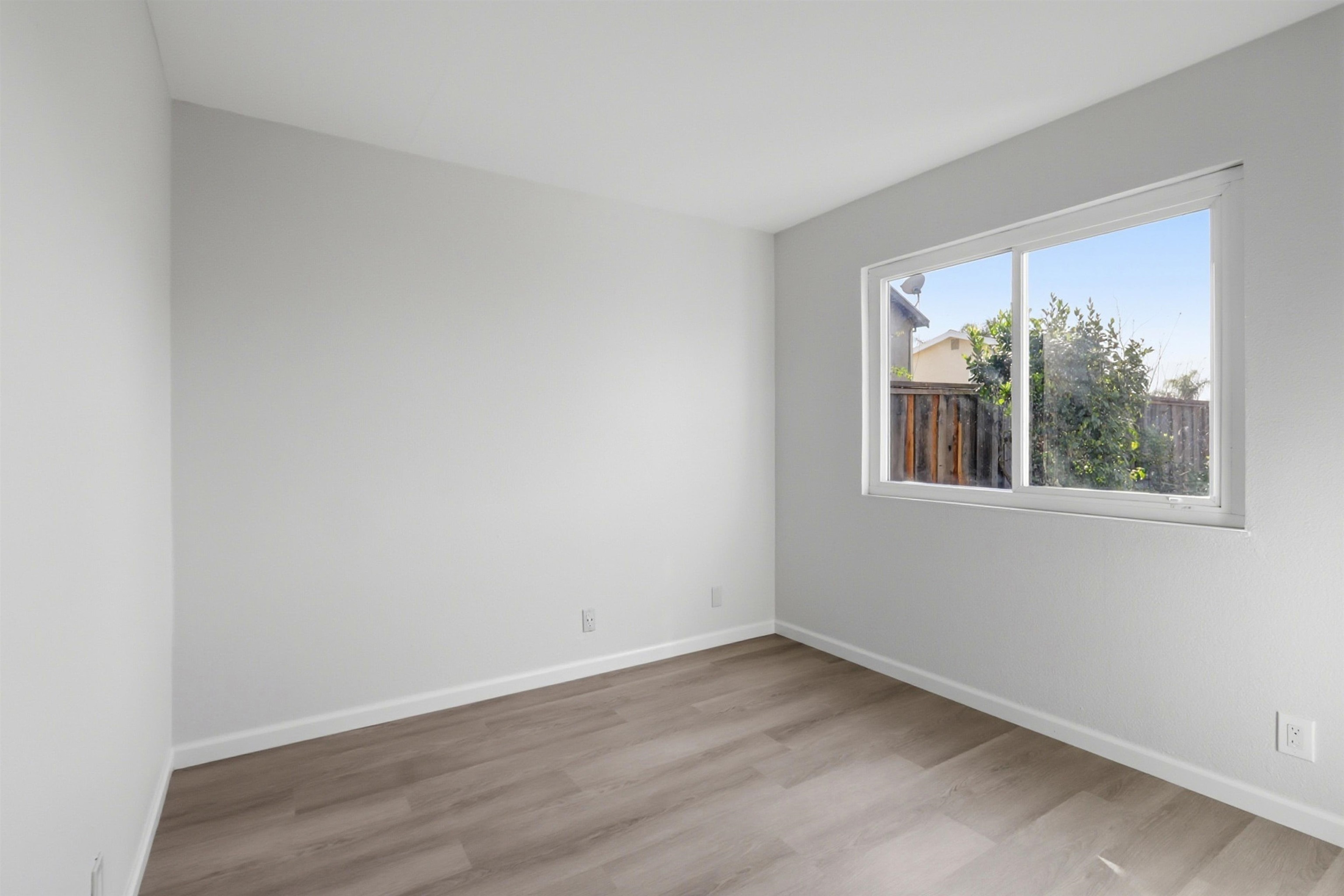 Detail Gallery Image 21 of 39 For 1371 Sunnycrest Circle, San Jose,  CA 95122 - 4 Beds | 2 Baths