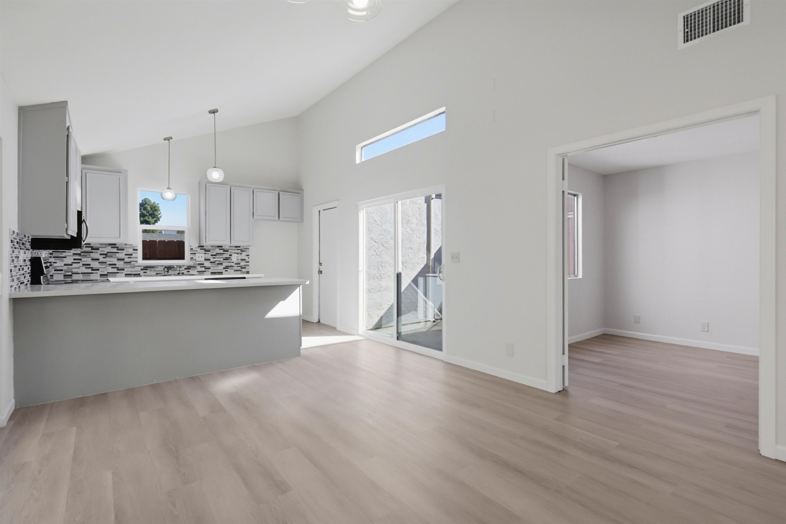 Detail Gallery Image 8 of 39 For 1371 Sunnycrest Circle, San Jose,  CA 95122 - 4 Beds | 2 Baths