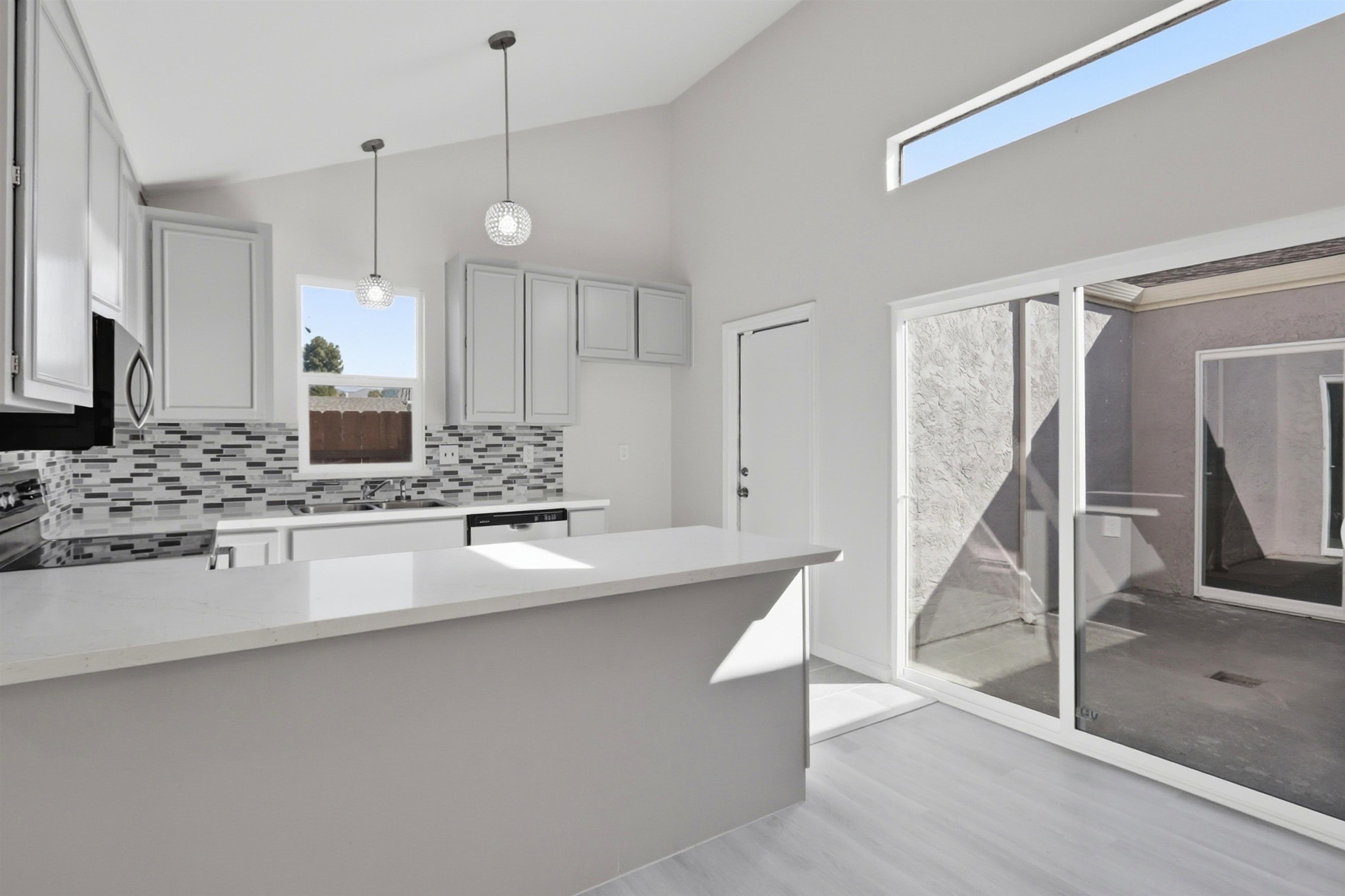 Detail Gallery Image 9 of 39 For 1371 Sunnycrest Circle, San Jose,  CA 95122 - 4 Beds | 2 Baths