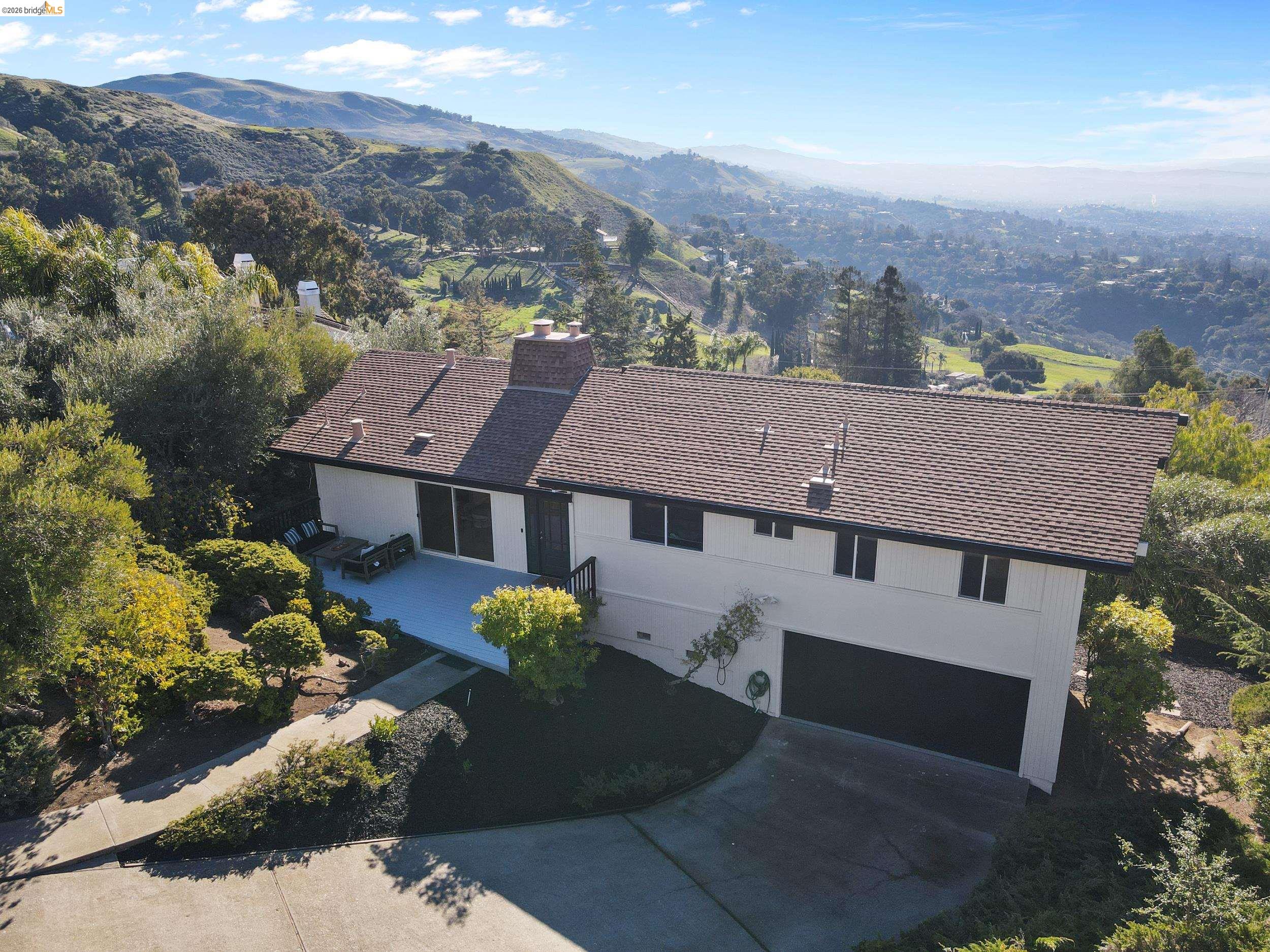 Detail Gallery Image 1 of 1 For 3964 Perie Ln, San Jose,  CA 95132-3226 - 4 Beds | 3 Baths