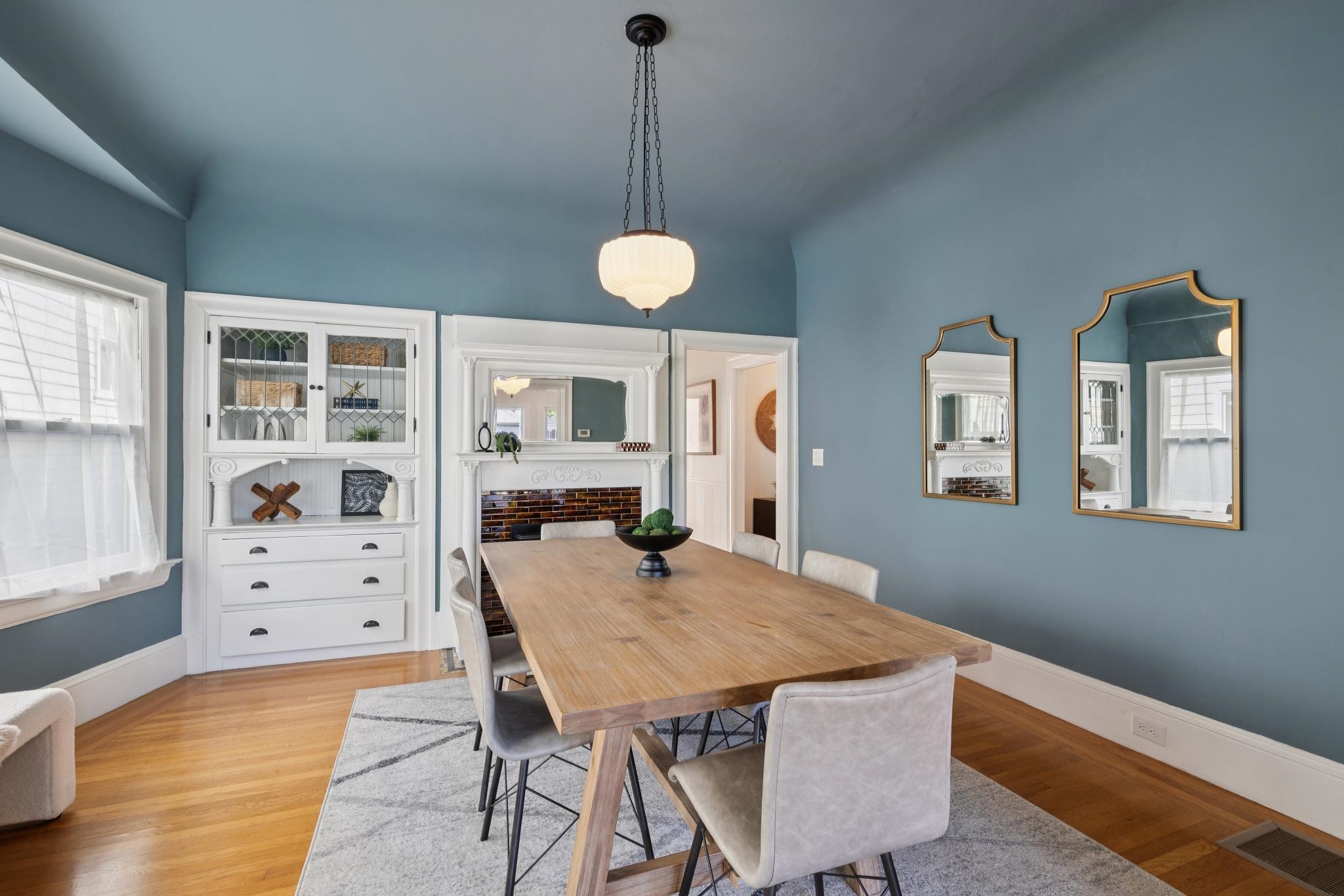 Detail Gallery Image 11 of 60 For 737 61st St, Oakland,  CA 94609 - 6 Beds | 3 Baths