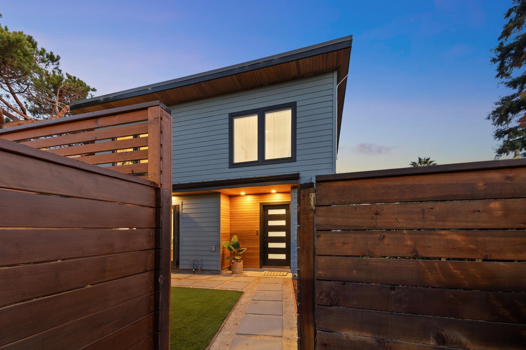 Detail Gallery Image 33 of 60 For 737 61st St, Oakland,  CA 94609 - 6 Beds | 3 Baths