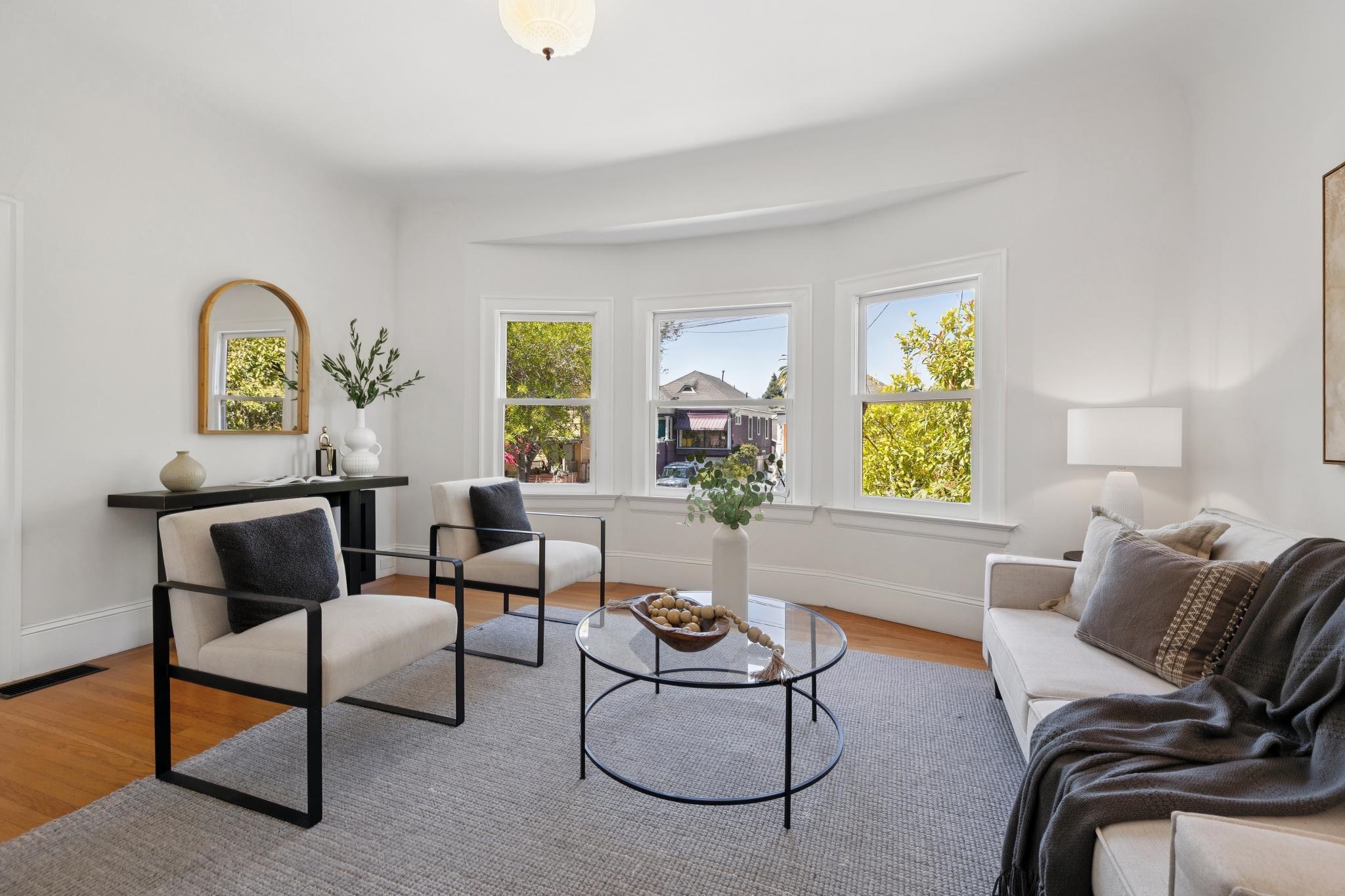 Detail Gallery Image 6 of 60 For 737 61st St, Oakland,  CA 94609 - 6 Beds | 3 Baths