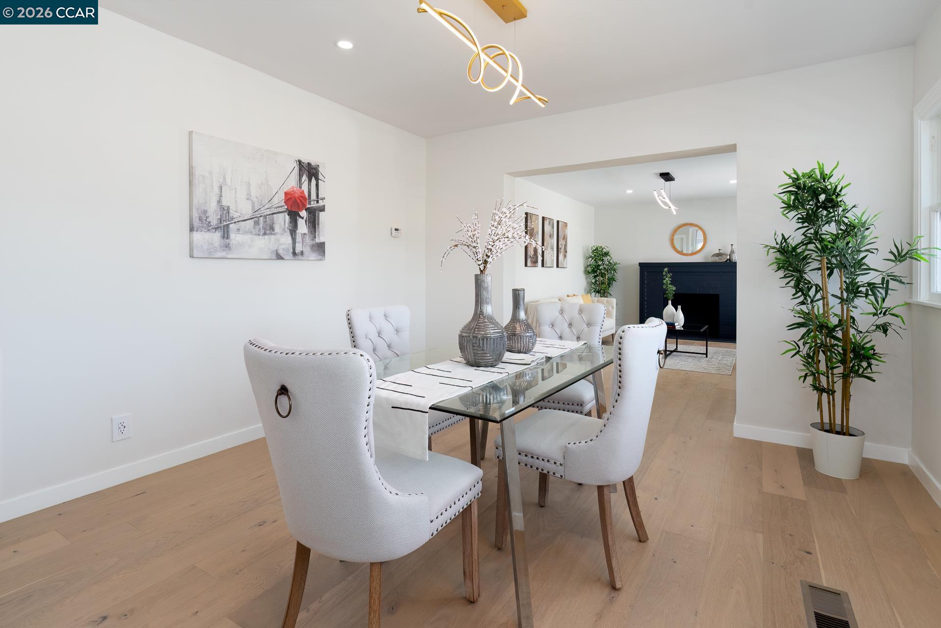 Detail Gallery Image 12 of 59 For 1515 Hampel St, Oakland,  CA 94602 - 2 Beds | 1 Baths