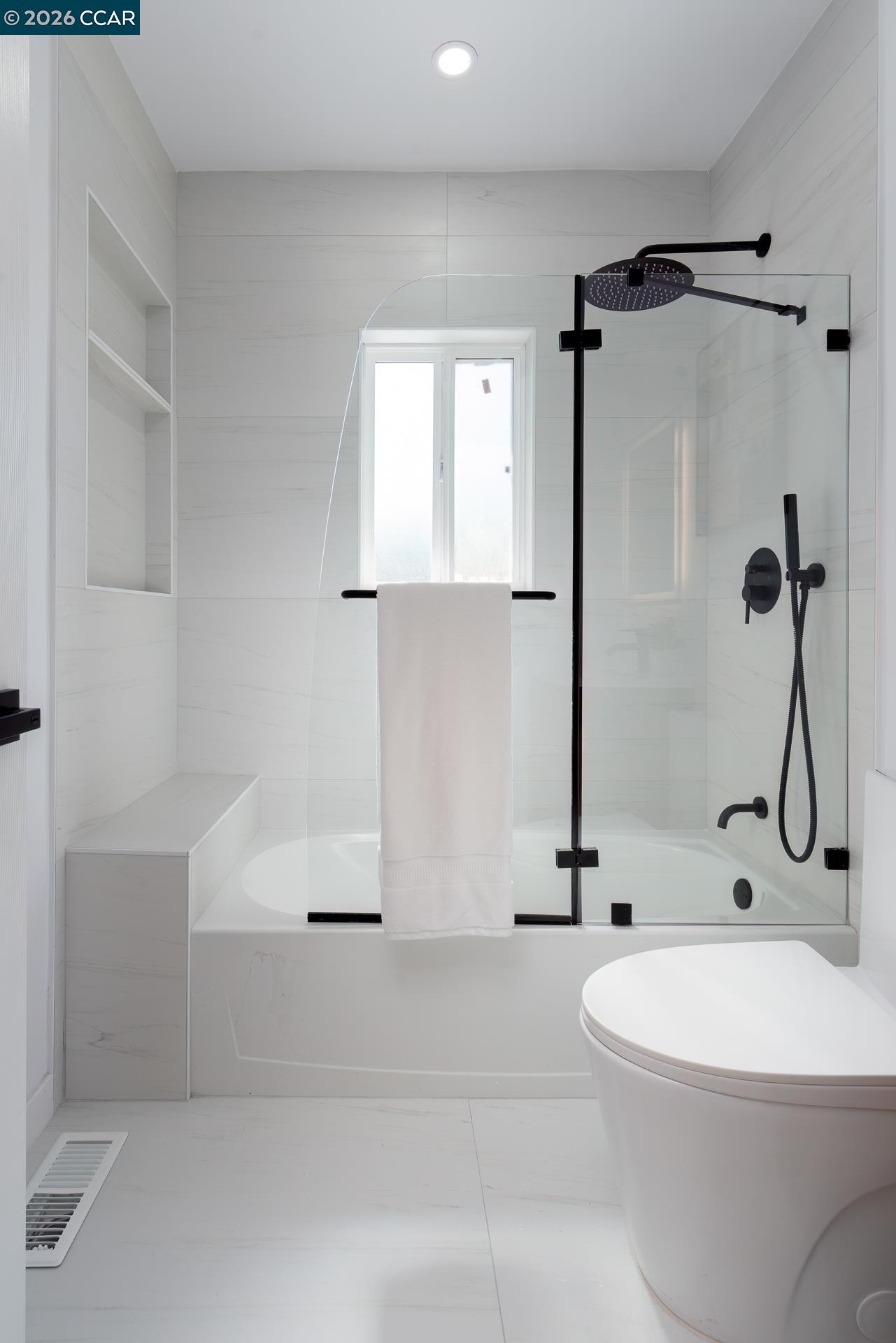 Detail Gallery Image 40 of 59 For 1515 Hampel St, Oakland,  CA 94602 - 2 Beds | 1 Baths