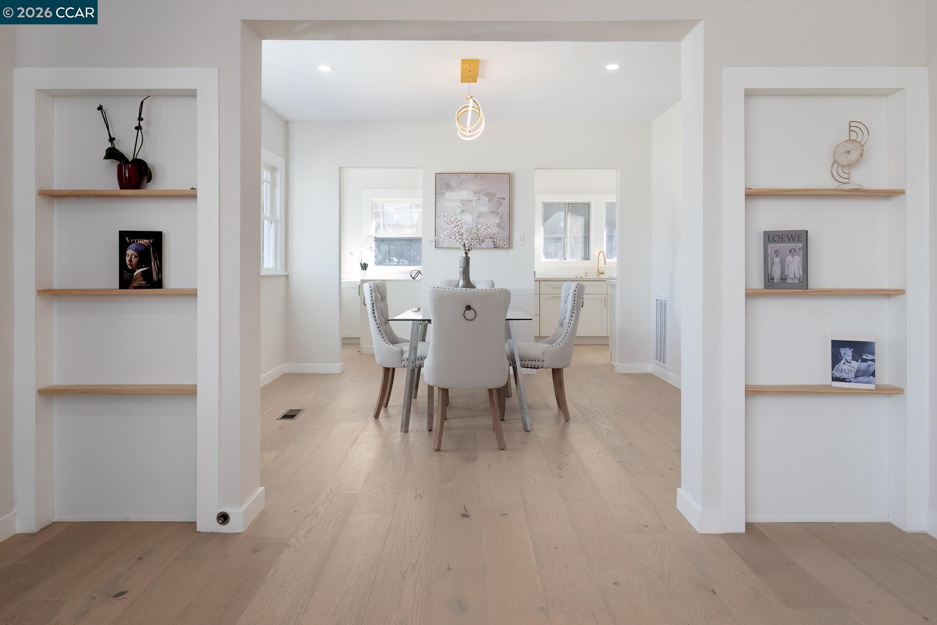 Detail Gallery Image 8 of 59 For 1515 Hampel St, Oakland,  CA 94602 - 2 Beds | 1 Baths