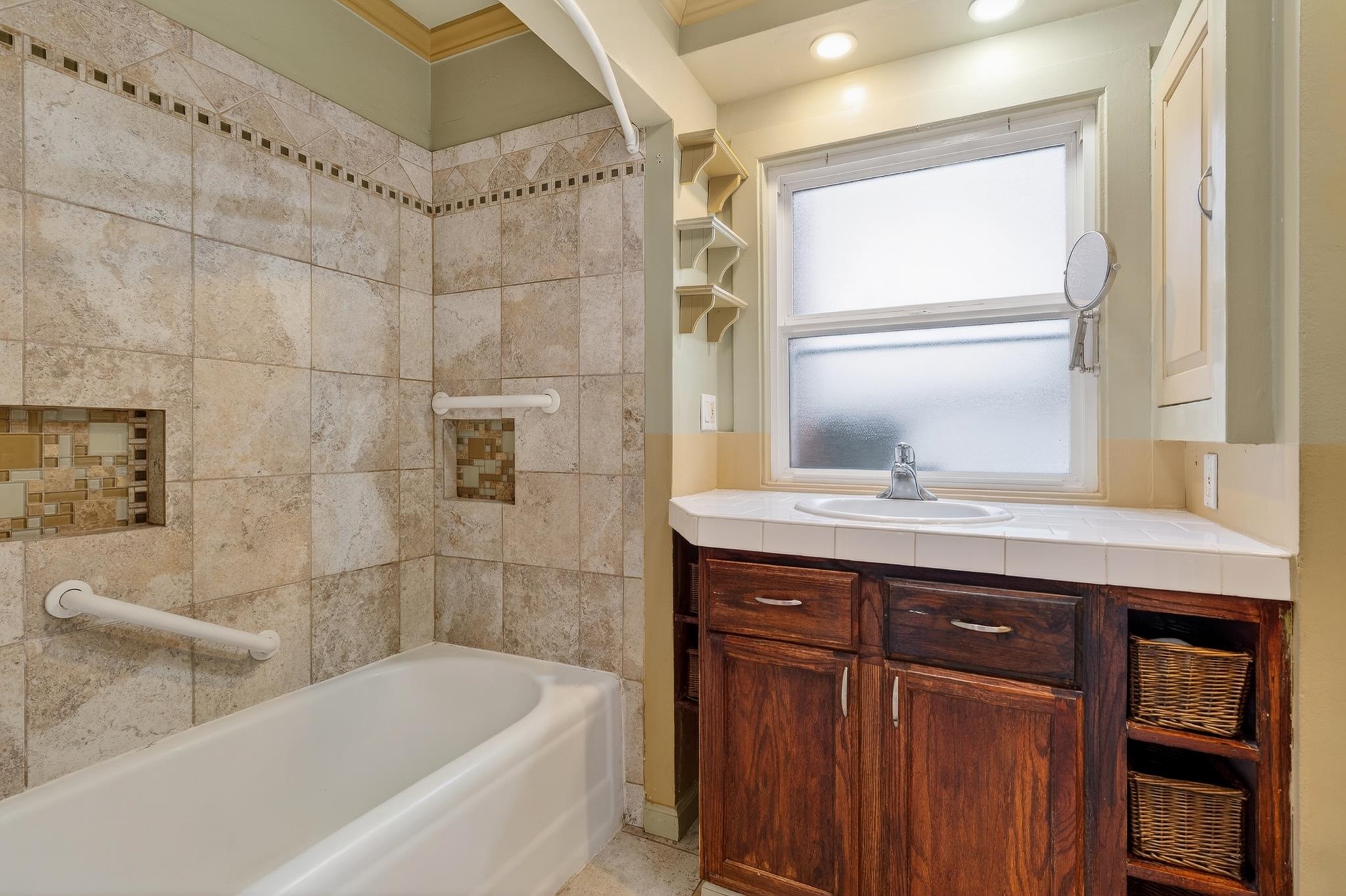 Detail Gallery Image 19 of 37 For 1128 Delaware St, Berkeley,  CA 94702 - 2 Beds | 1 Baths