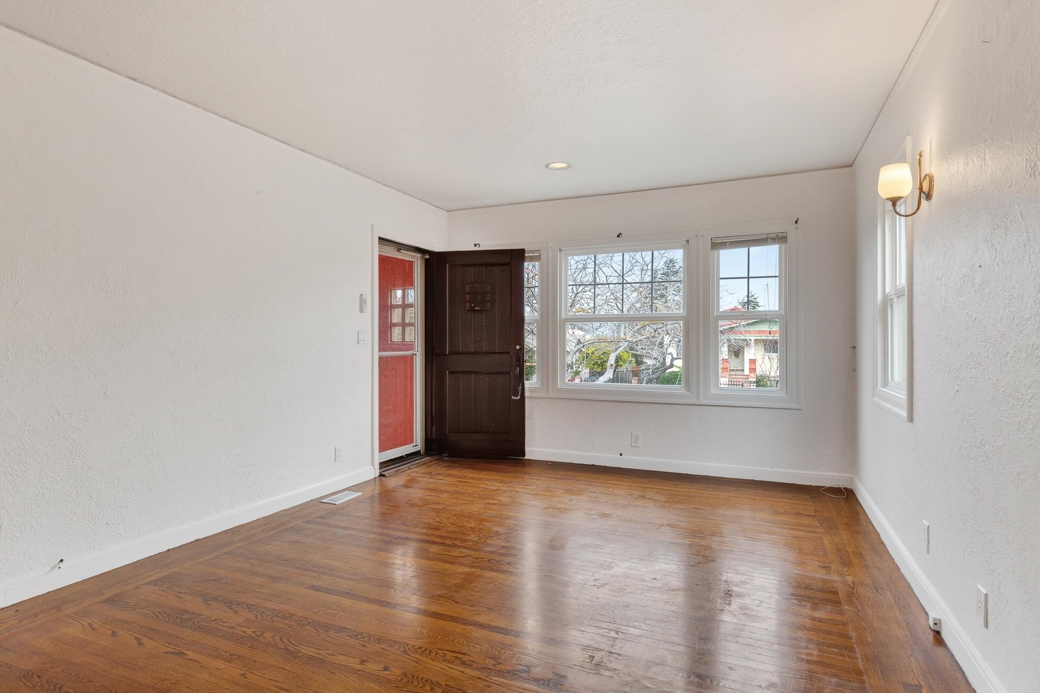 Detail Gallery Image 5 of 37 For 1128 Delaware St, Berkeley,  CA 94702 - 2 Beds | 1 Baths