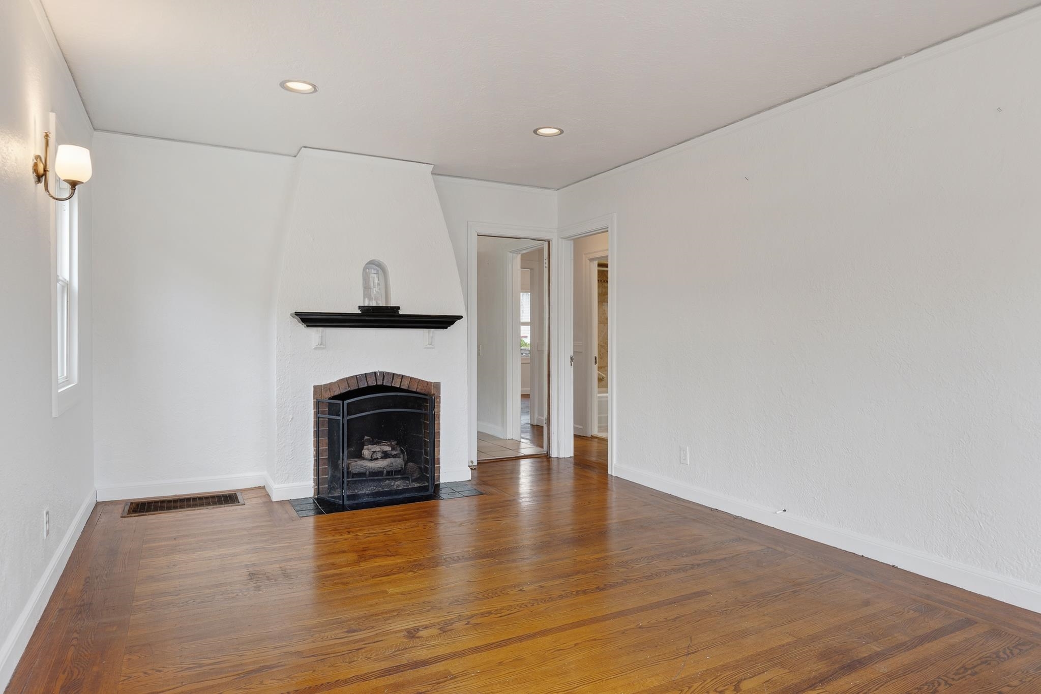 Detail Gallery Image 7 of 37 For 1128 Delaware St, Berkeley,  CA 94702 - 2 Beds | 1 Baths