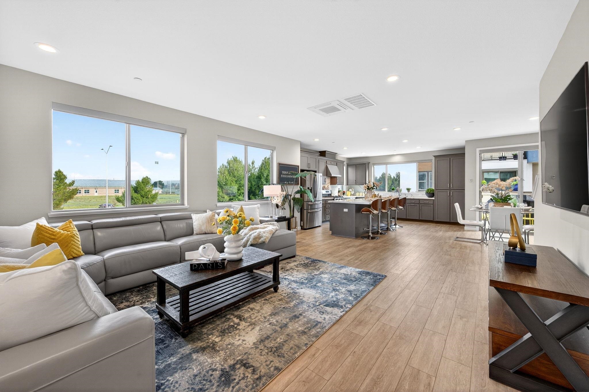 Detail Gallery Image 11 of 60 For 5521 Gracen Way, Dublin,  CA 94568 - 5 Beds | 4 Baths