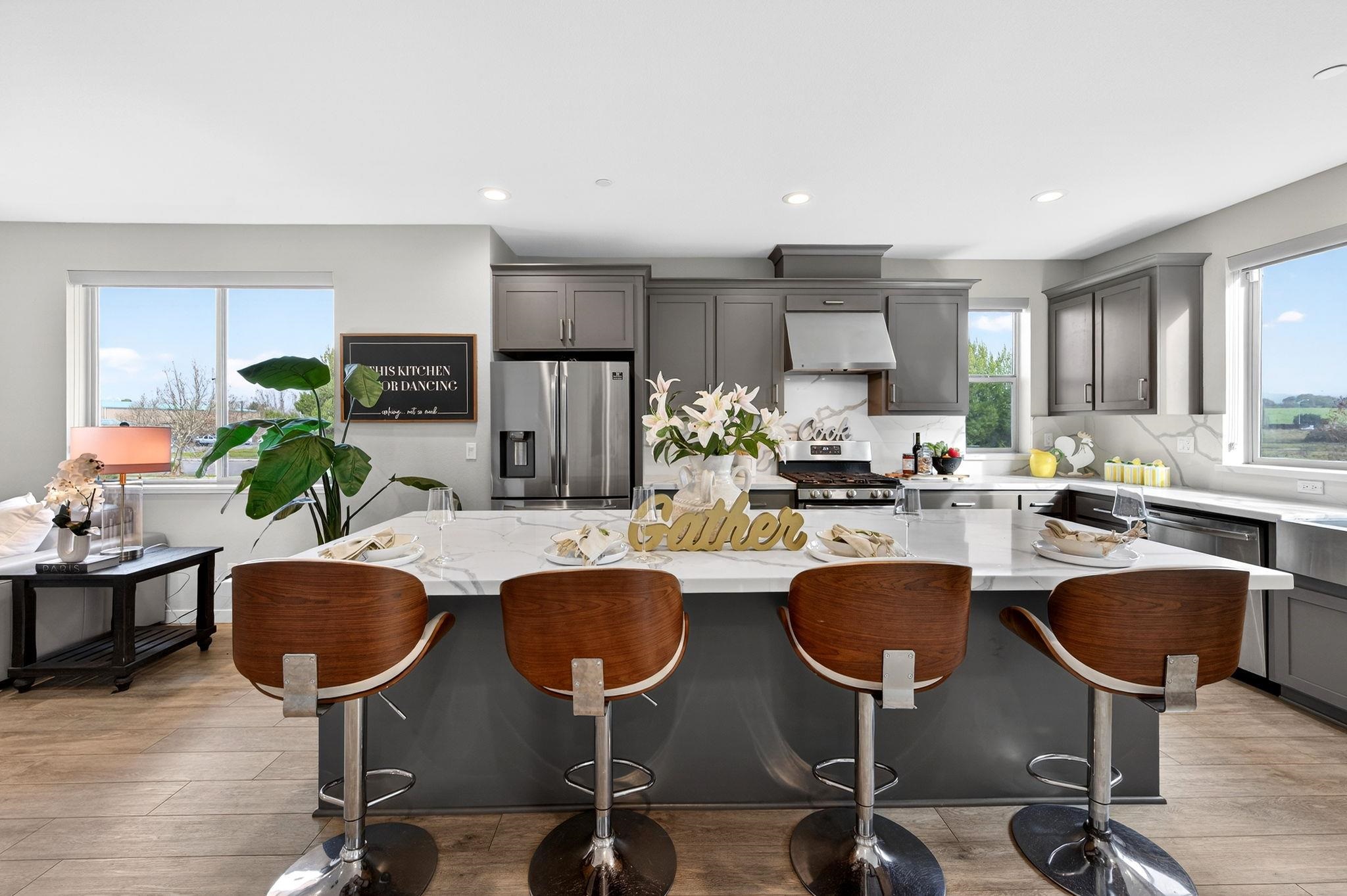 Detail Gallery Image 13 of 60 For 5521 Gracen Way, Dublin,  CA 94568 - 5 Beds | 4 Baths