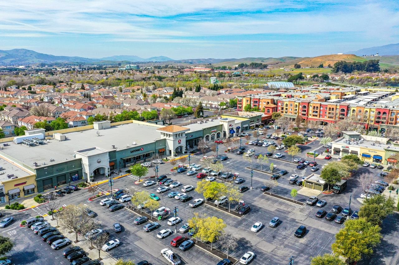 Detail Gallery Image 52 of 60 For 5521 Gracen Way, Dublin,  CA 94568 - 5 Beds | 4 Baths