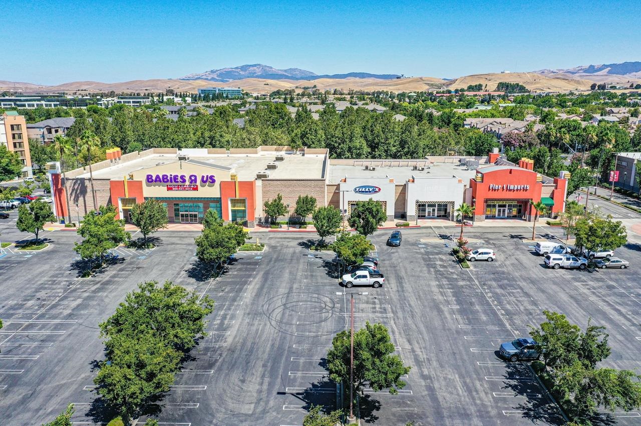 Detail Gallery Image 60 of 60 For 5521 Gracen Way, Dublin,  CA 94568 - 5 Beds | 4 Baths