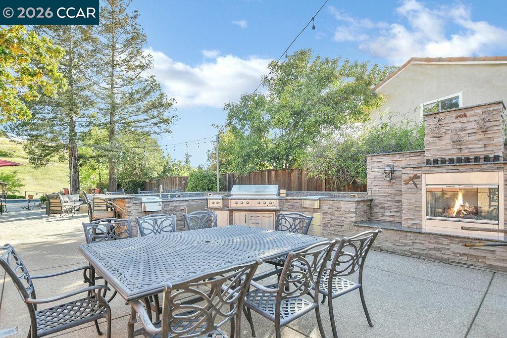 Detail Gallery Image 22 of 57 For 5308 Vista Point Ct, Concord,  CA 94521 - 5 Beds | 3/1 Baths