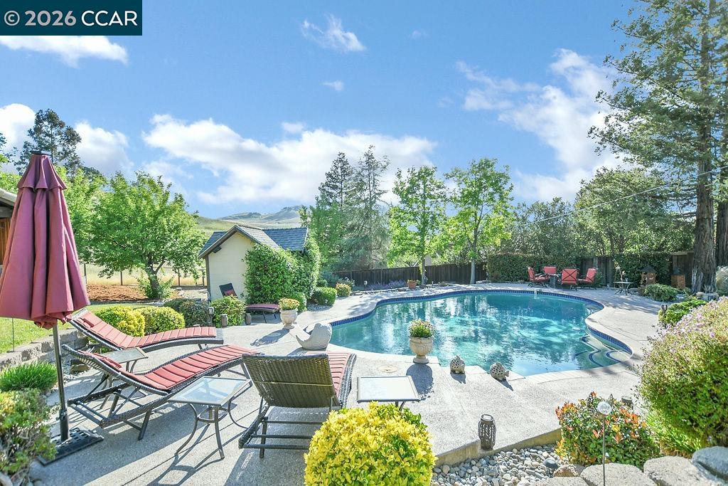 Detail Gallery Image 37 of 57 For 5308 Vista Point Ct, Concord,  CA 94521 - 5 Beds | 3/1 Baths