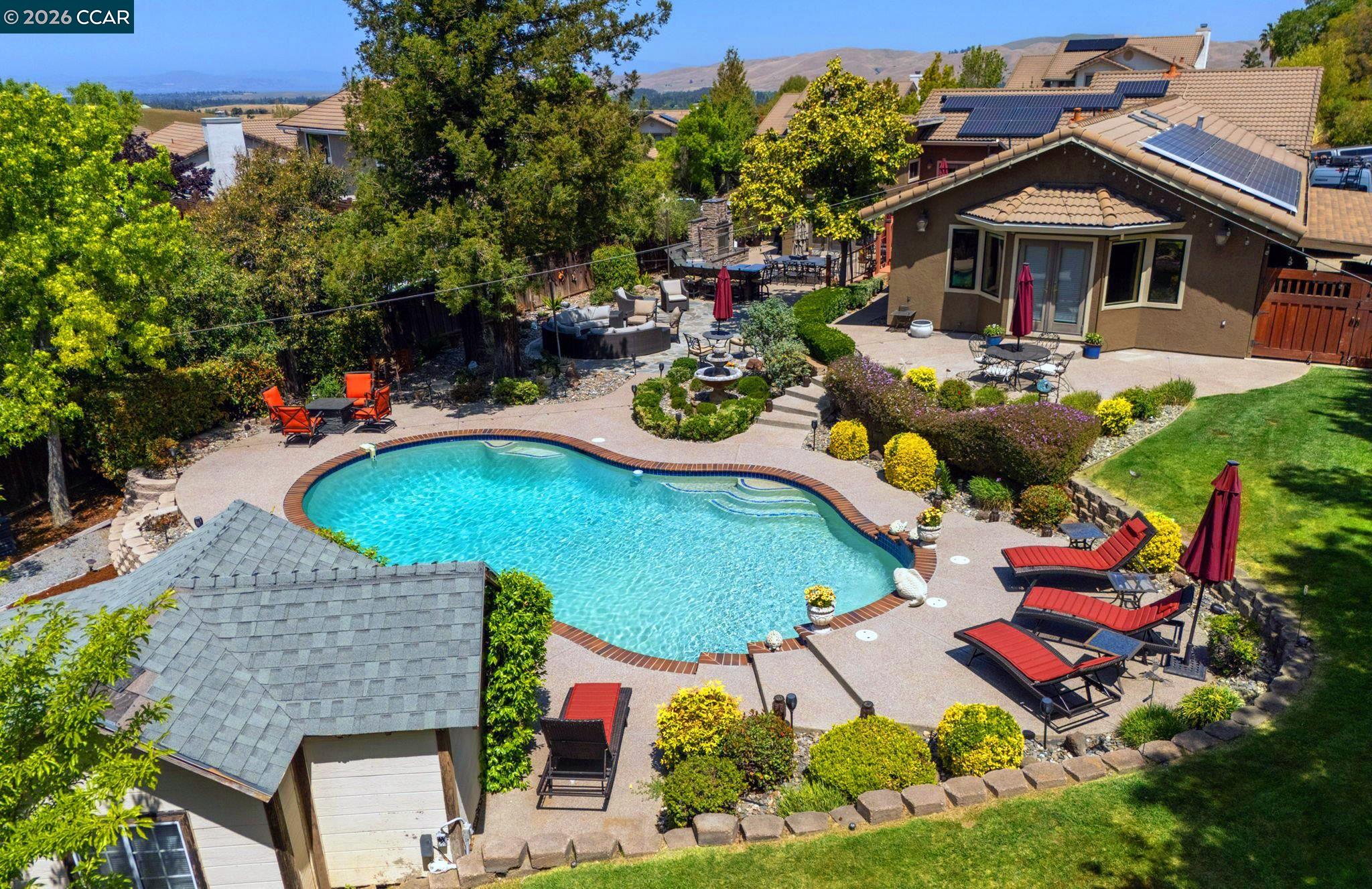 Detail Gallery Image 5 of 57 For 5308 Vista Point Ct, Concord,  CA 94521 - 5 Beds | 3/1 Baths