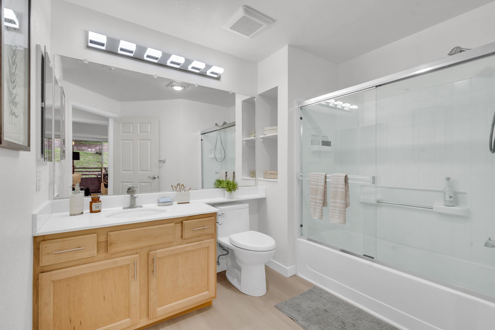 Detail Gallery Image 15 of 30 For 320 Caldecott #116,  Oakland,  CA 94618 - 1 Beds | 1 Baths