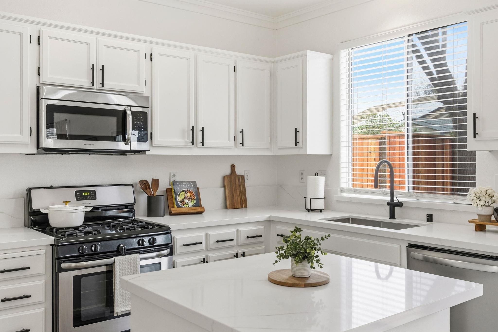 Detail Gallery Image 16 of 40 For 249 Creektrail Ct, Brentwood,  CA 94513 - 4 Beds | 2/1 Baths