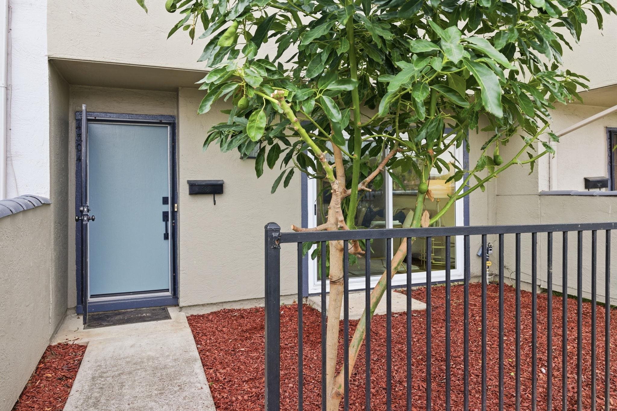 Detail Gallery Image 2 of 34 For 4304 Solano Way, Union City,  CA 94587 - 3 Beds | 2/1 Baths