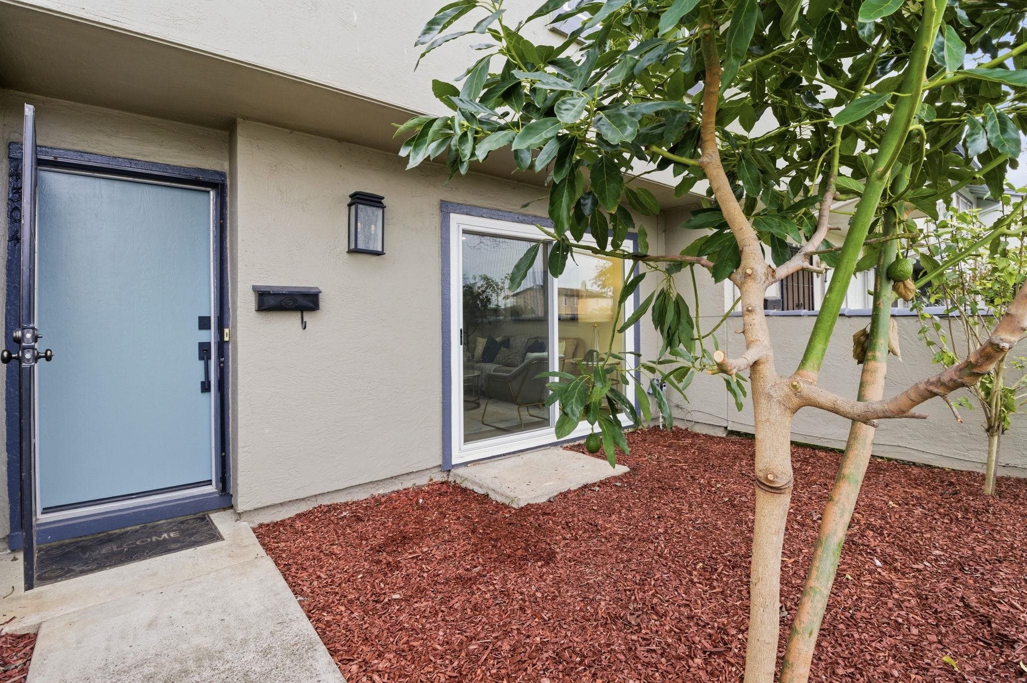 Detail Gallery Image 3 of 34 For 4304 Solano Way, Union City,  CA 94587 - 3 Beds | 2/1 Baths