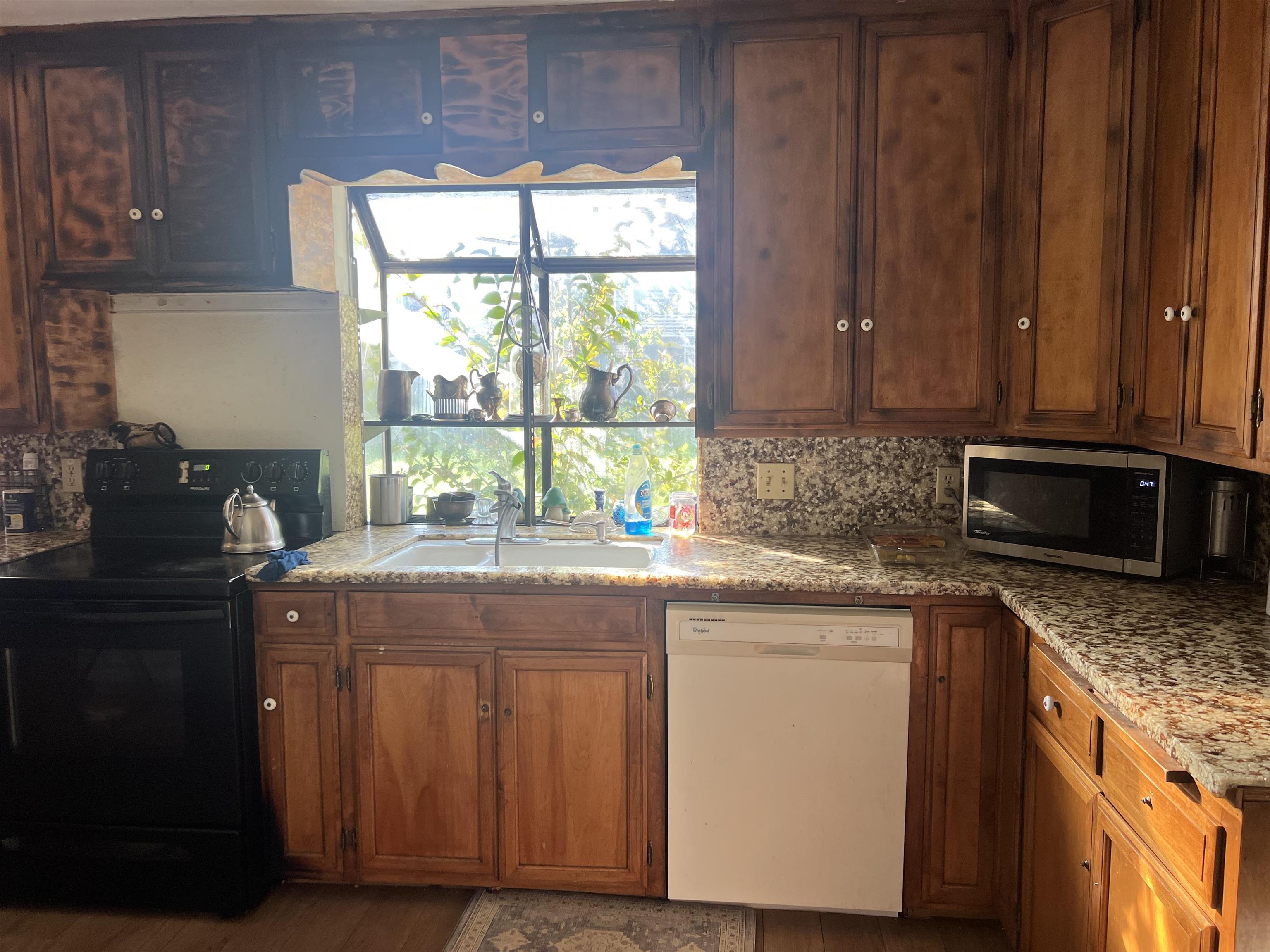 Detail Gallery Image 6 of 19 For 322 Marc Ave, Stockton,  CA 95207 - 3 Beds | 1 Baths