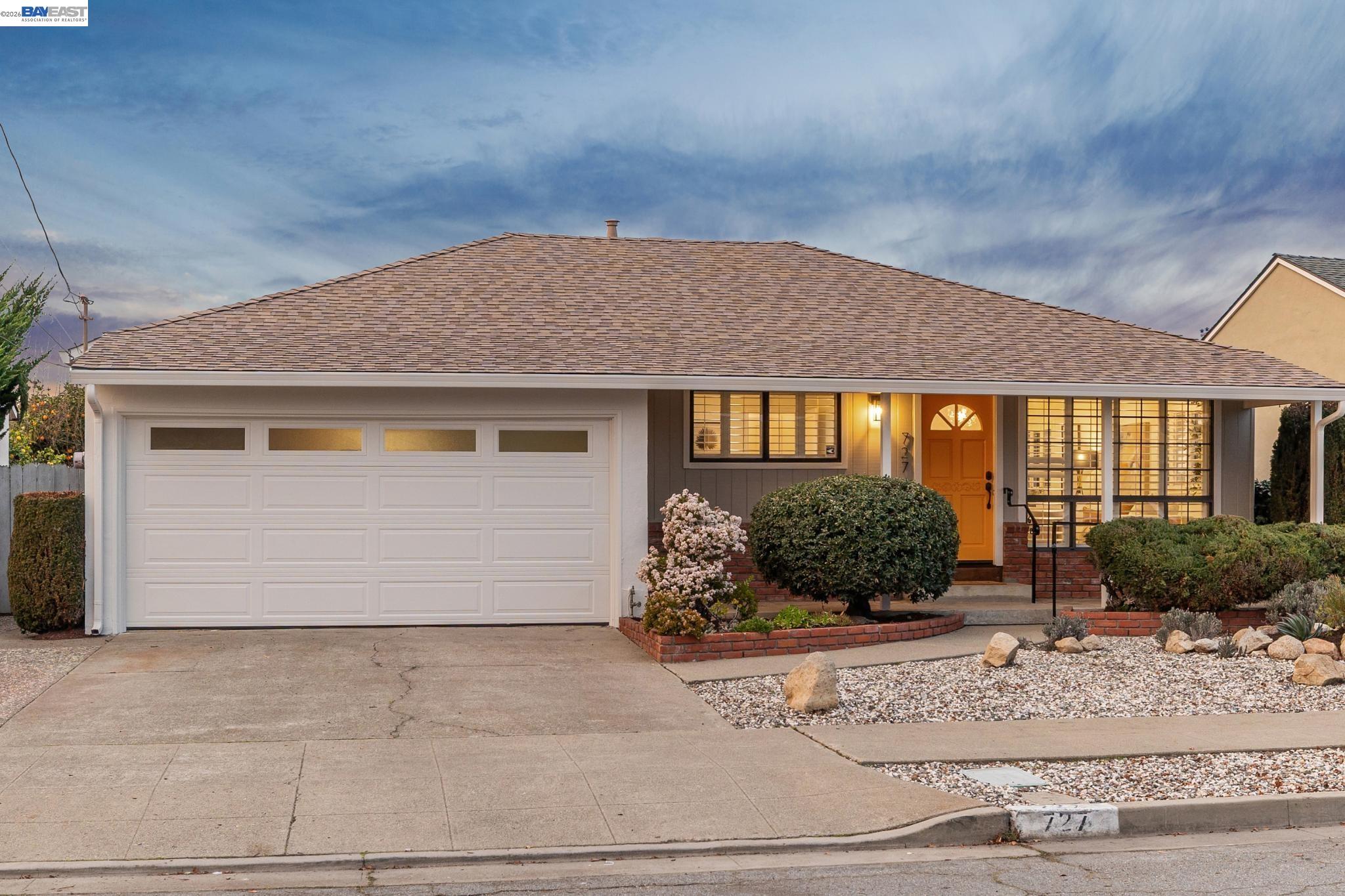 Front Image Thumbnail for BE41121729