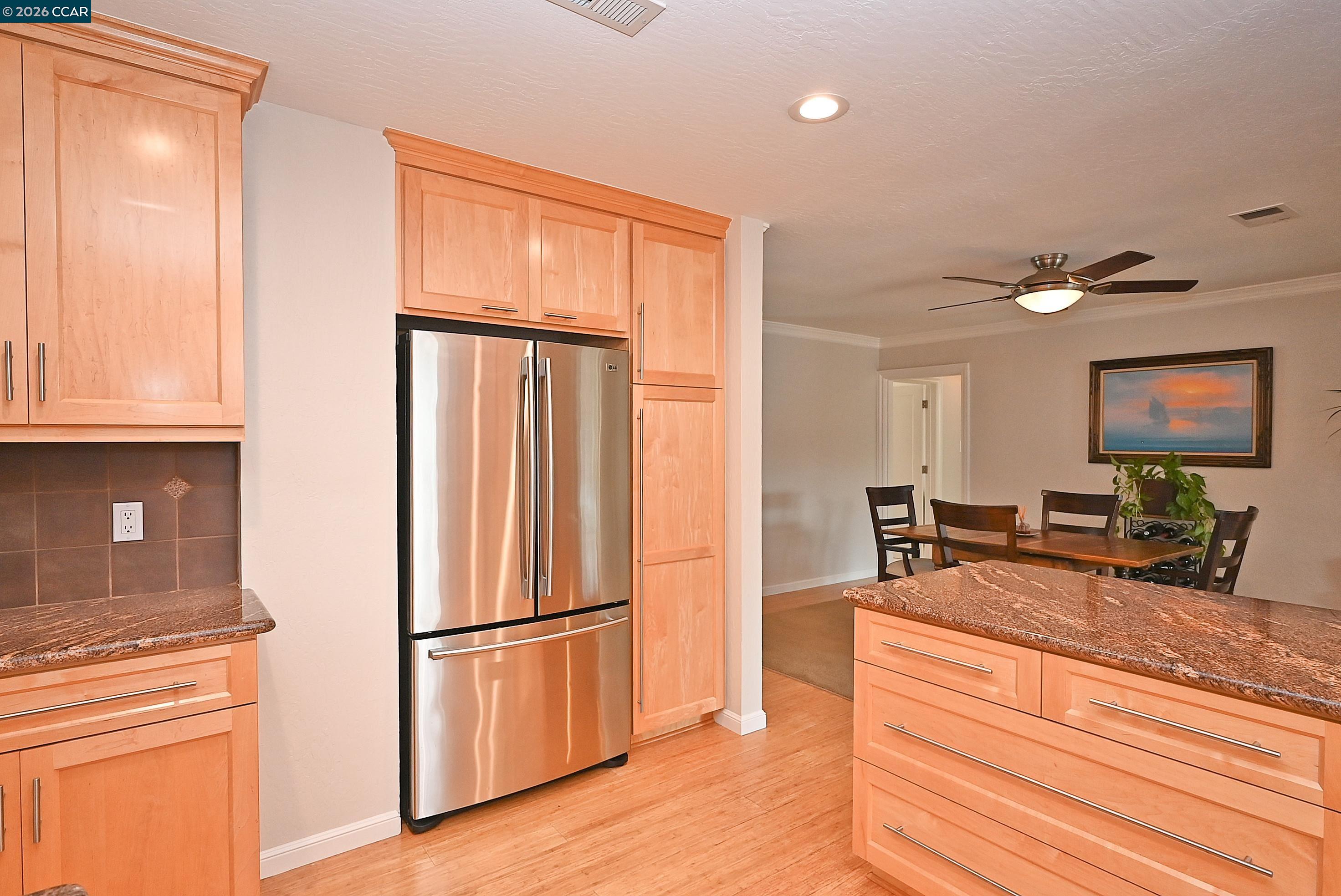 Detail Gallery Image 13 of 38 For 1013 Pleasant Valley Dr, Pleasant Hill,  CA 94523 - 3 Beds | 2 Baths