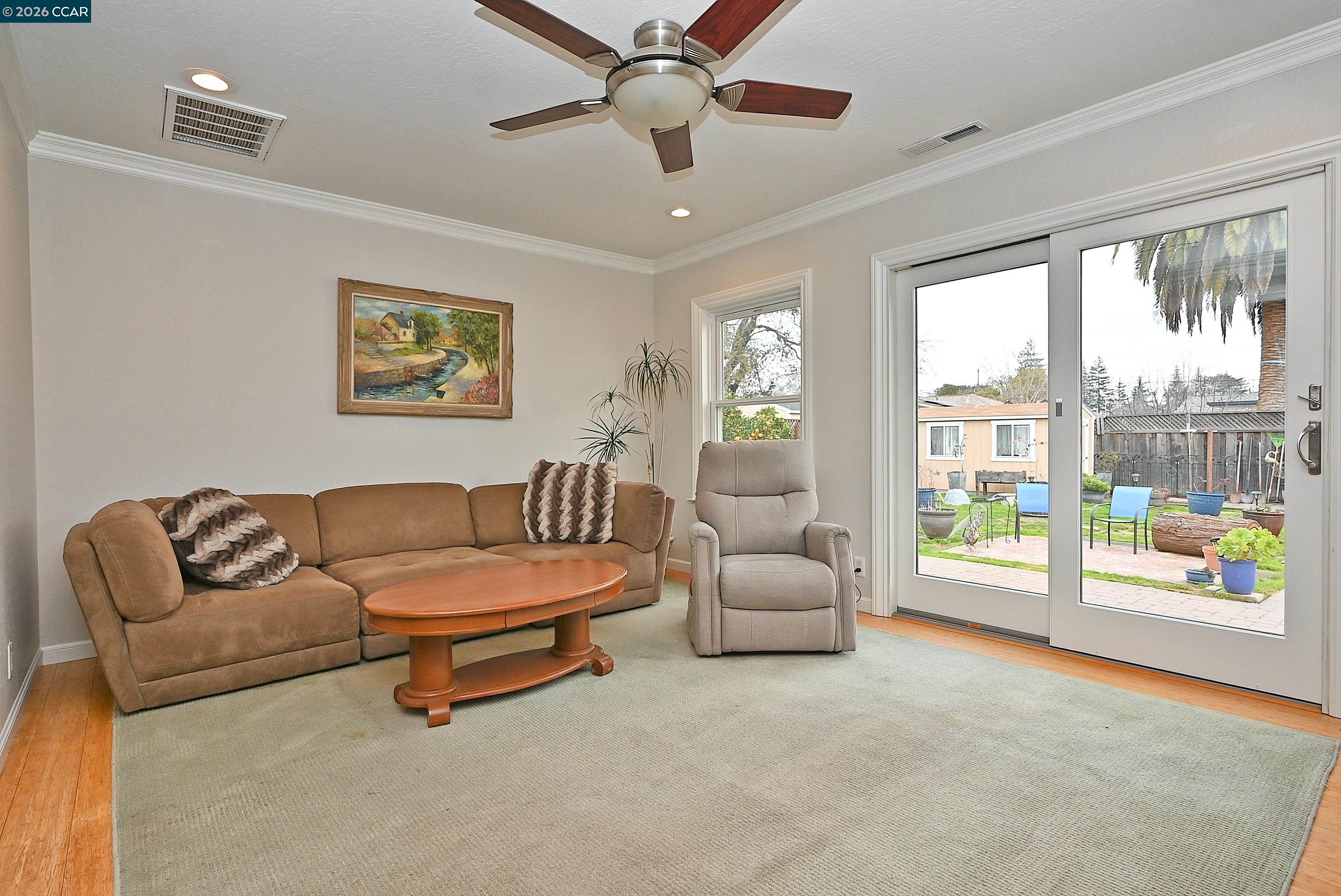 Detail Gallery Image 15 of 38 For 1013 Pleasant Valley Dr, Pleasant Hill,  CA 94523 - 3 Beds | 2 Baths