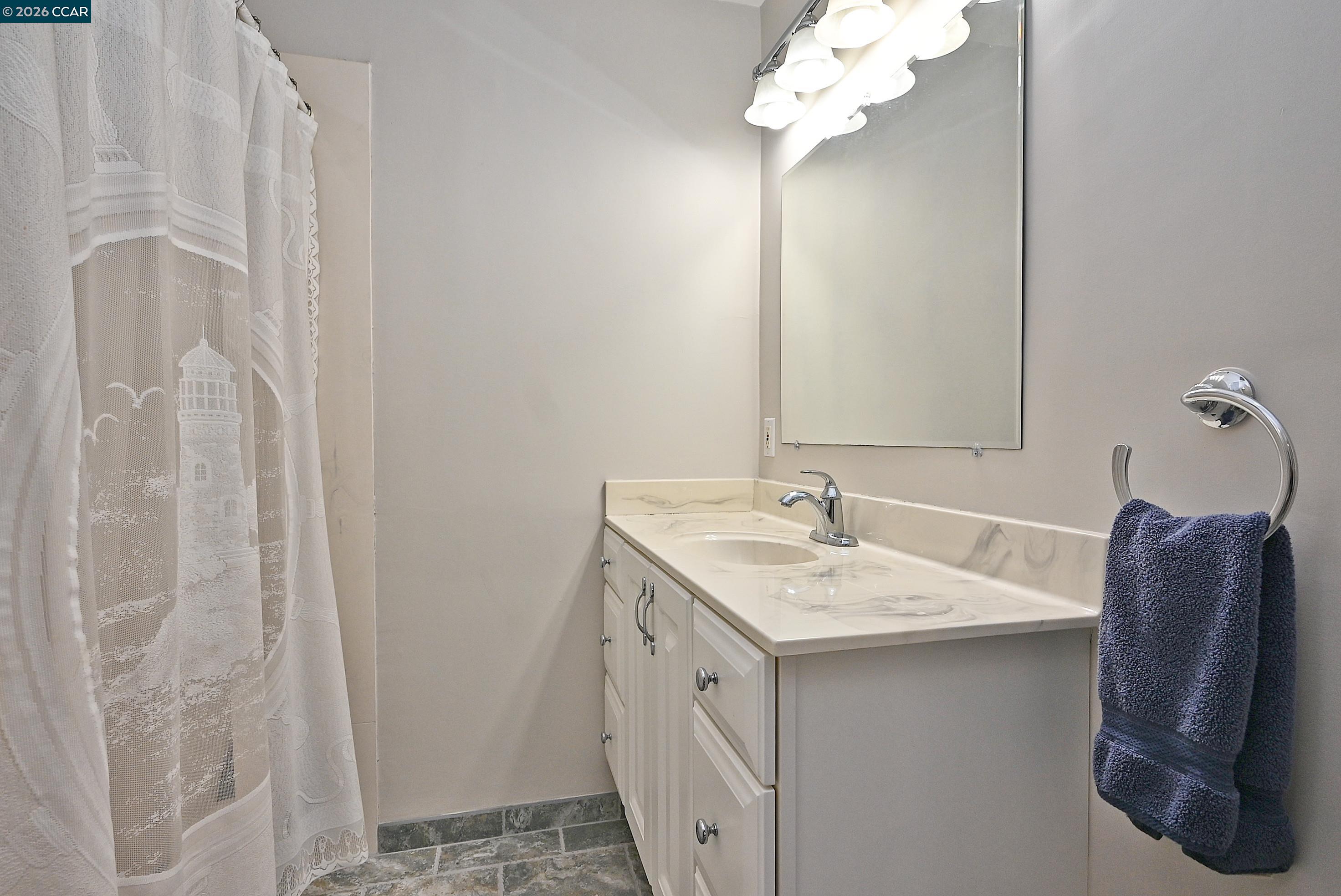 Detail Gallery Image 20 of 38 For 1013 Pleasant Valley Dr, Pleasant Hill,  CA 94523 - 3 Beds | 2 Baths