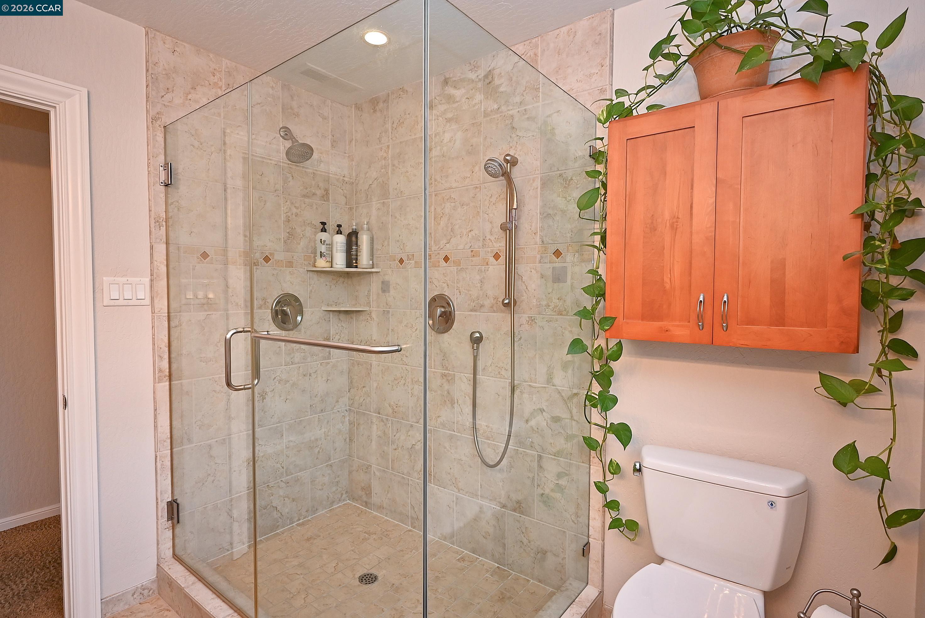 Detail Gallery Image 25 of 38 For 1013 Pleasant Valley Dr, Pleasant Hill,  CA 94523 - 3 Beds | 2 Baths