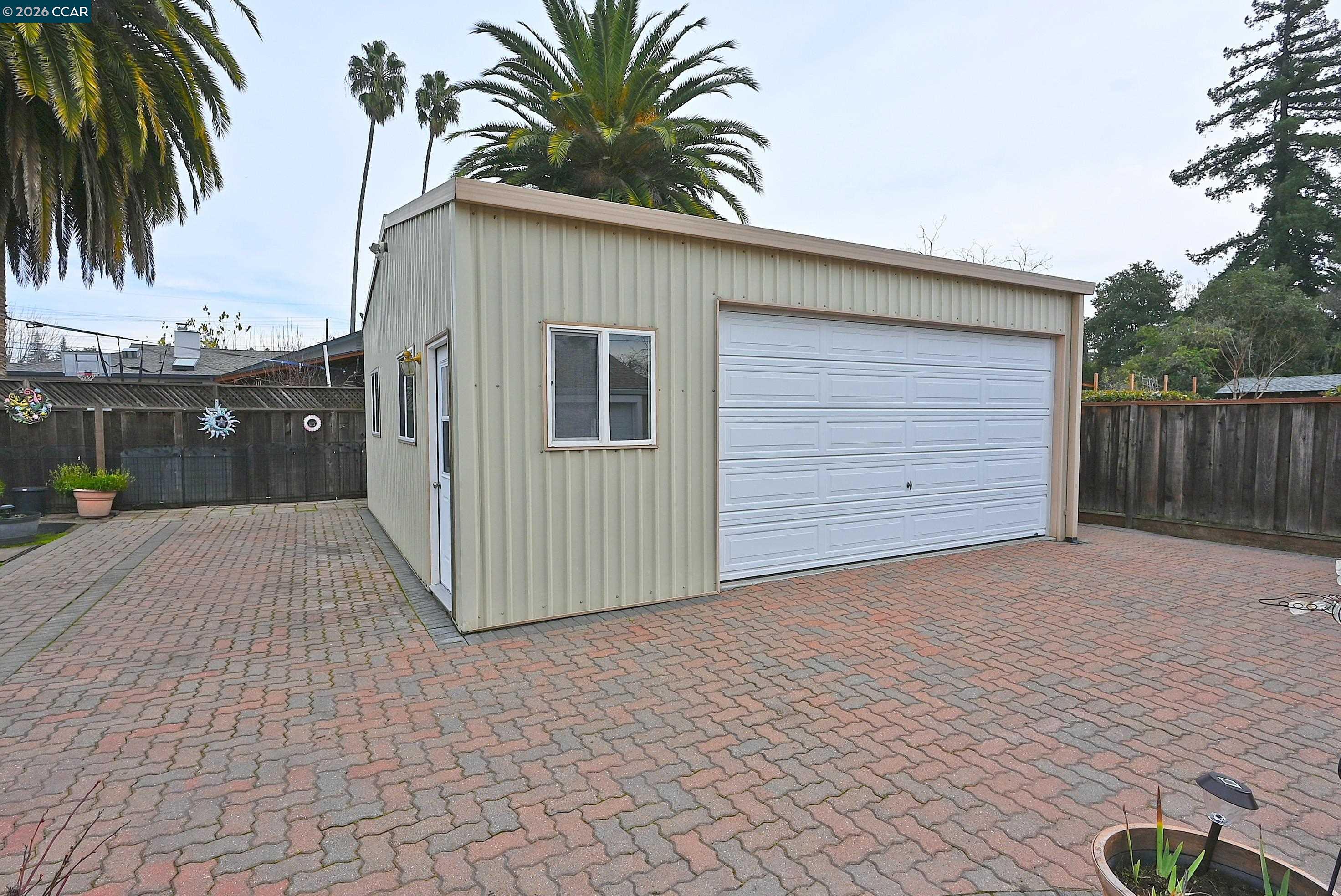 Detail Gallery Image 28 of 38 For 1013 Pleasant Valley Dr, Pleasant Hill,  CA 94523 - 3 Beds | 2 Baths